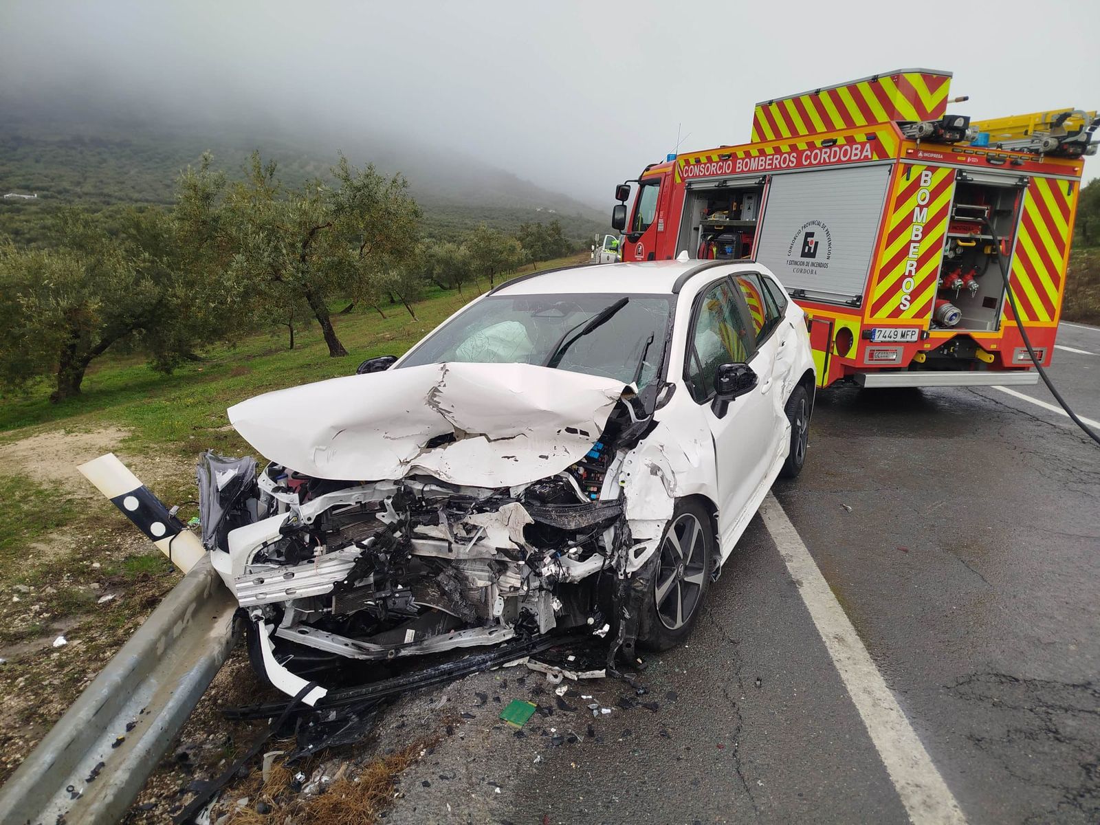 Aspecto en el que ha quedado uno de los coches implicados en el accidente.