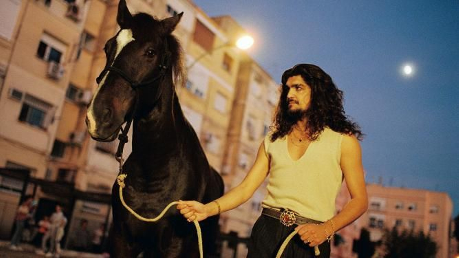 Israel Fernández ha sido galardonado con un Premio Odeón al Mejor Álbum de Flamenco por Amor (2021).