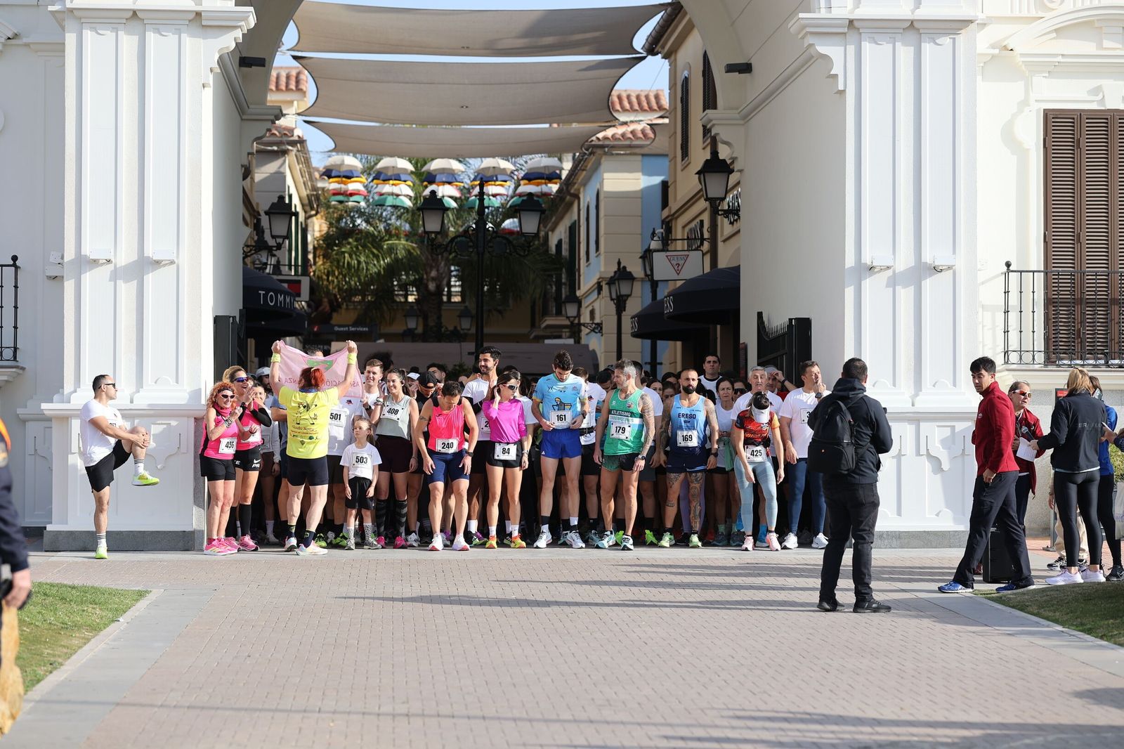 La Carrera Solidaria por el Día de la Mujer McArthurGlen, en fotos