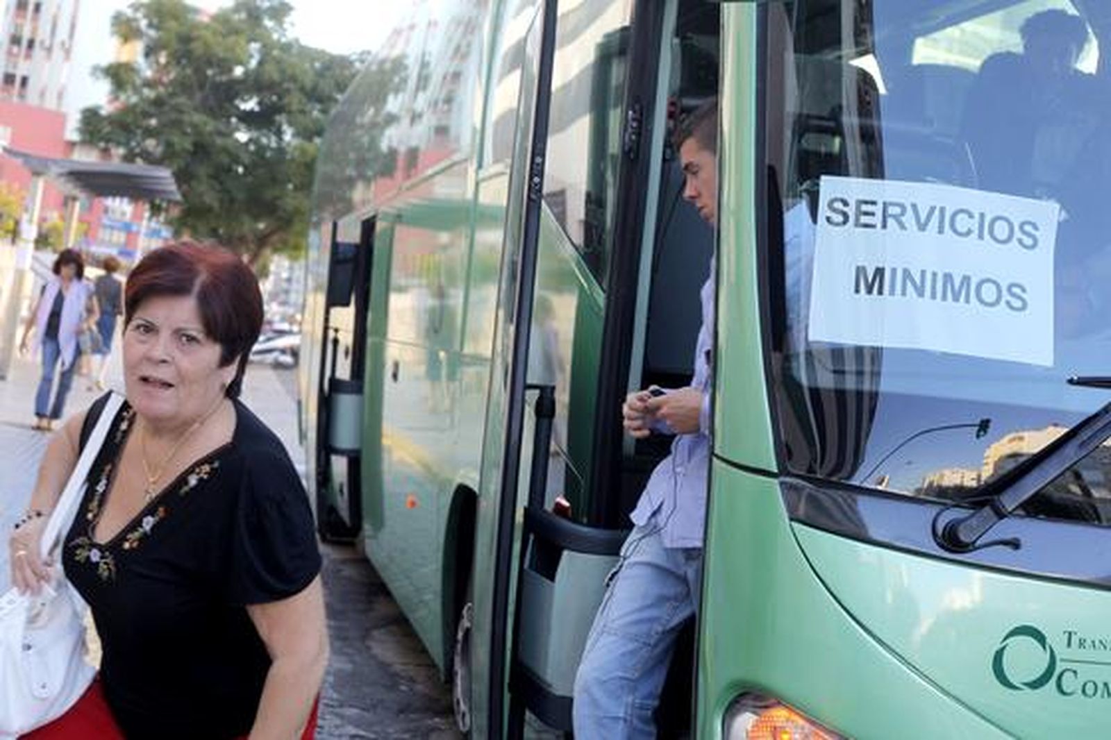 Los piquetes tomaron el centro de la capital desde primera hora de la mañana para impedir la apertura de comercios y empresas. /Jesús Marín
