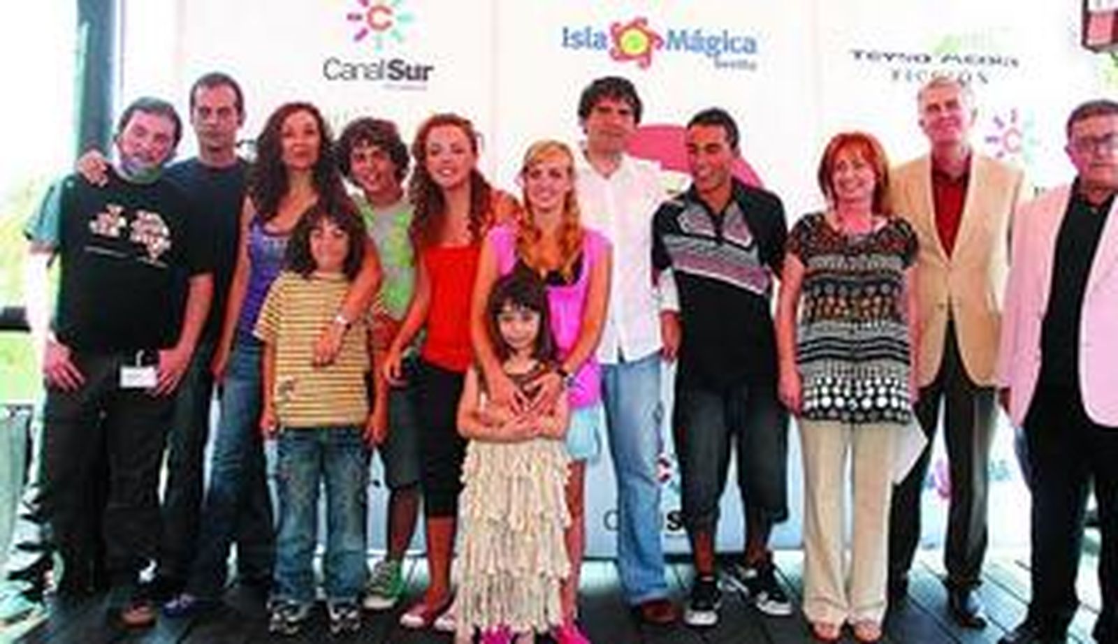 Los protagonistas de 'La Banda en la isla de la magia' durante la presentación de la película.