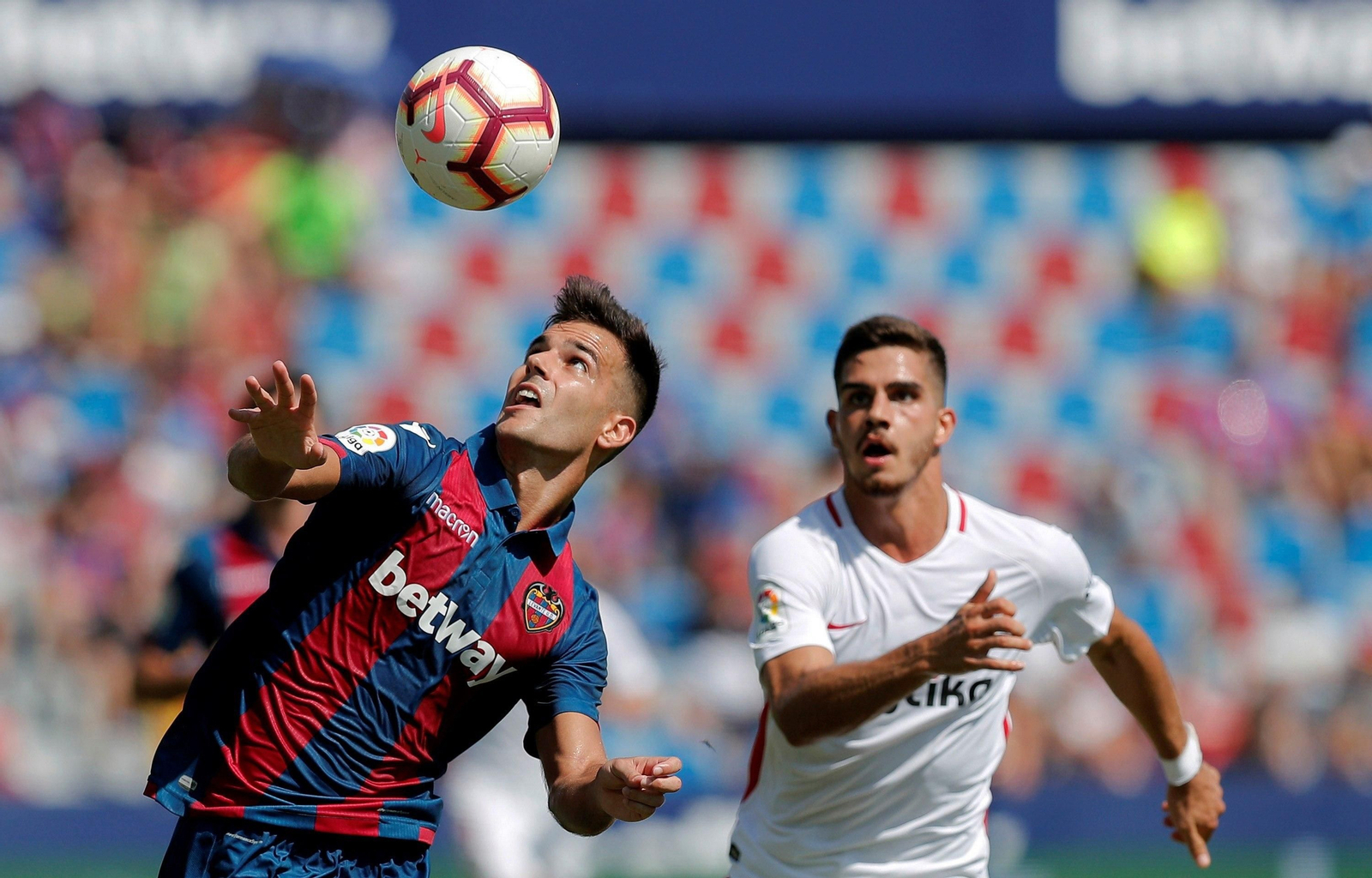 El Levante-Sevilla, en imágenes