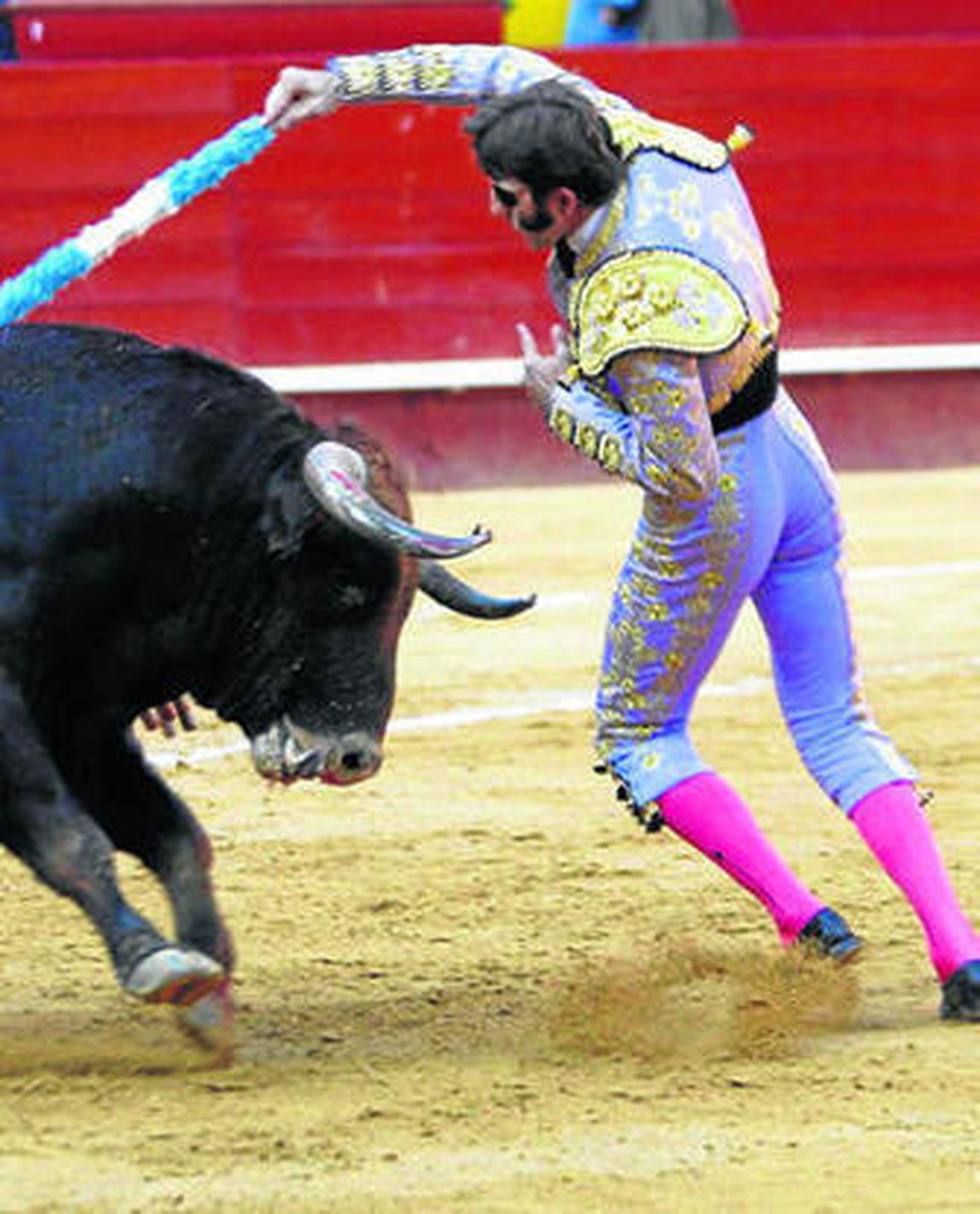 Juan José Padilla, en un par de banderillas al violín.