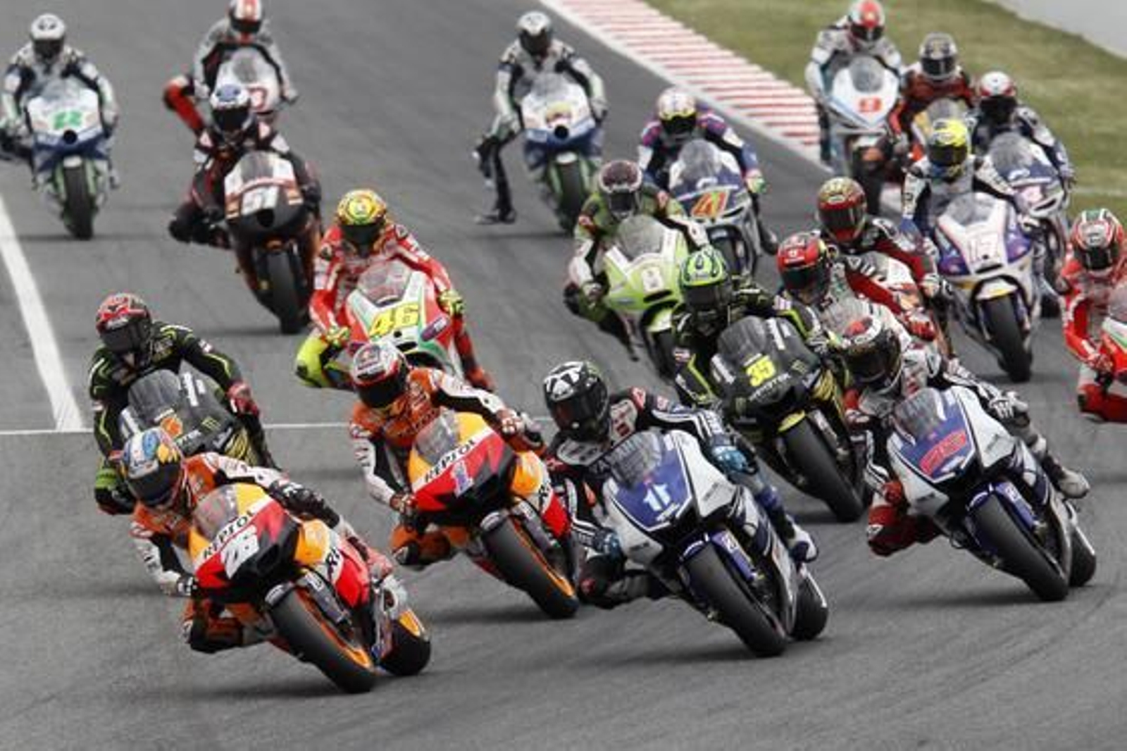 Las imágenes de la carrera de MotoGP en el GP de Cataluña.

Foto: Reuters