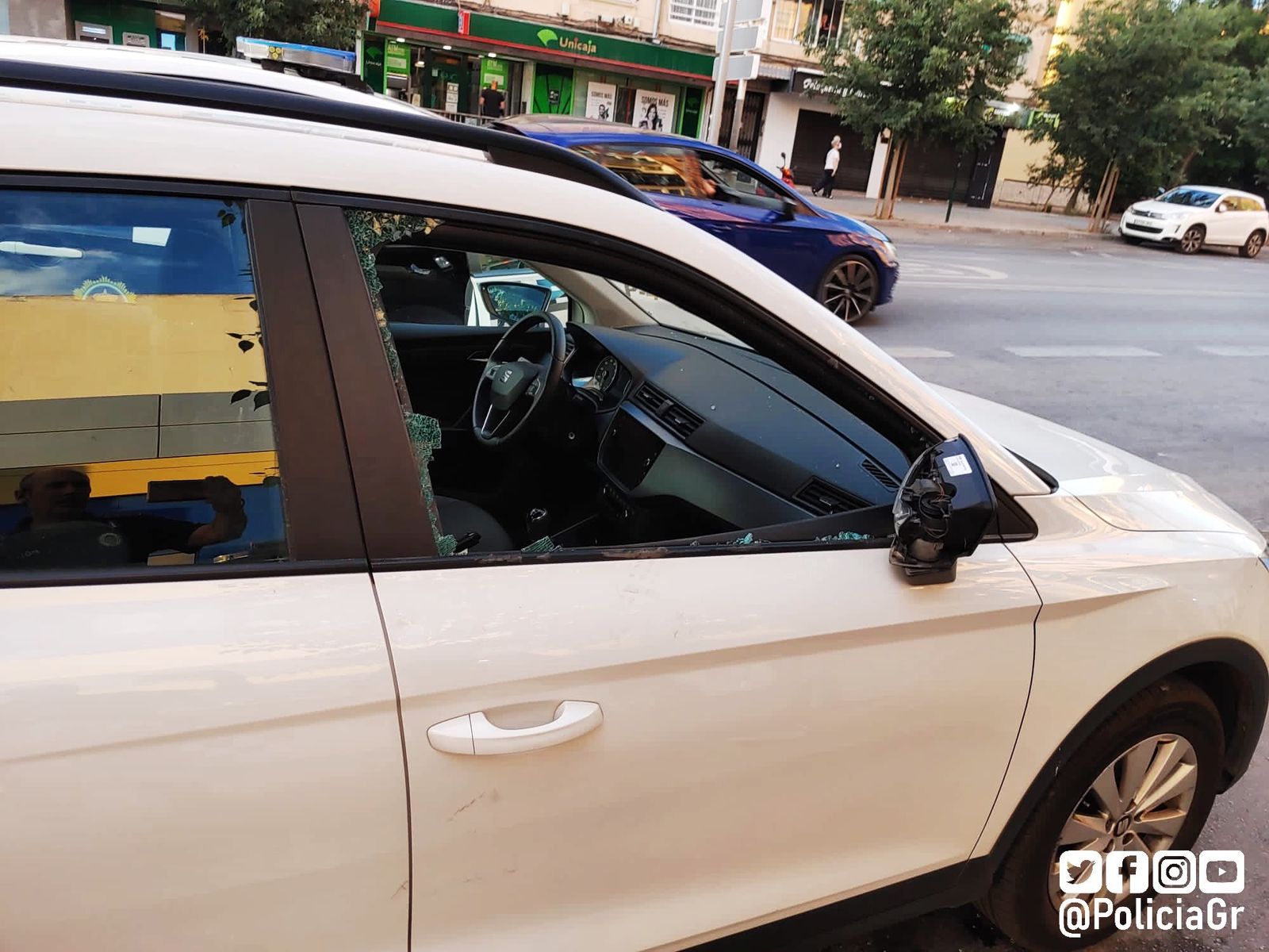 Cristal roto del vehículo.