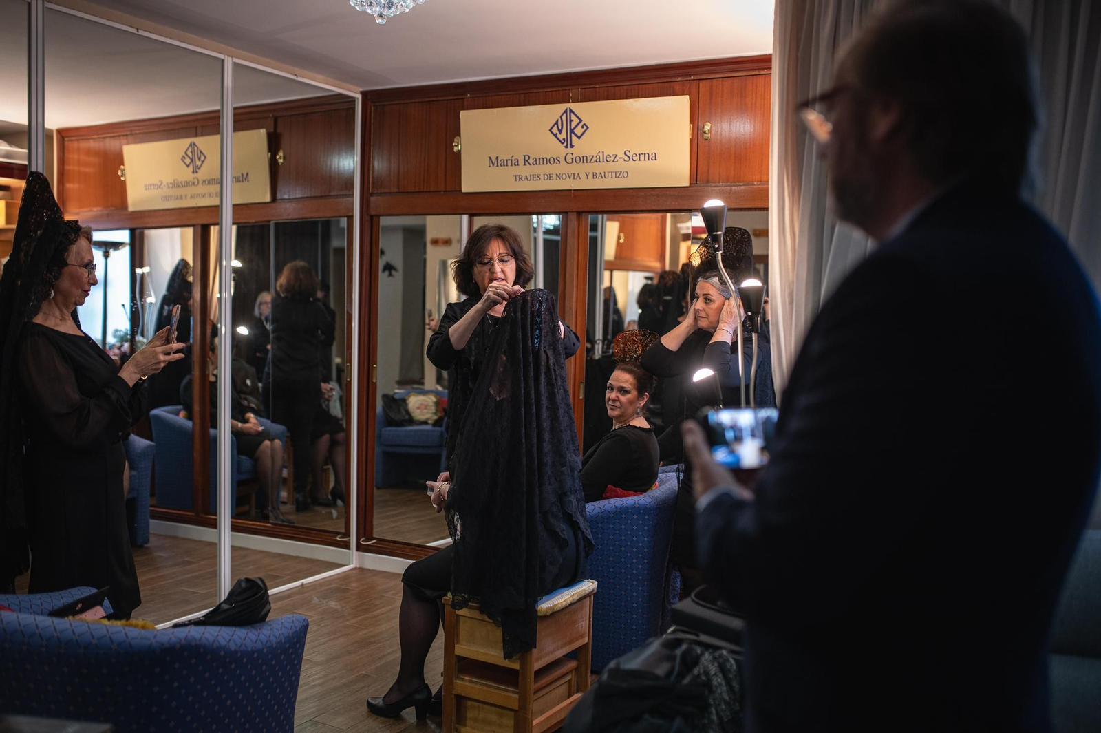 Las imágenes del taller de costura de María Ramos