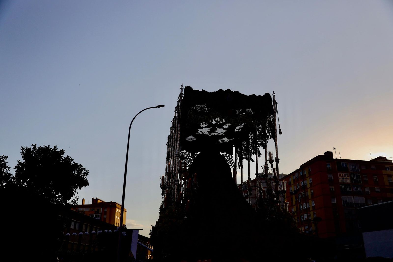 La procesión de la Virgen en Cruz de Humilladero por sus 25 años, en fotos