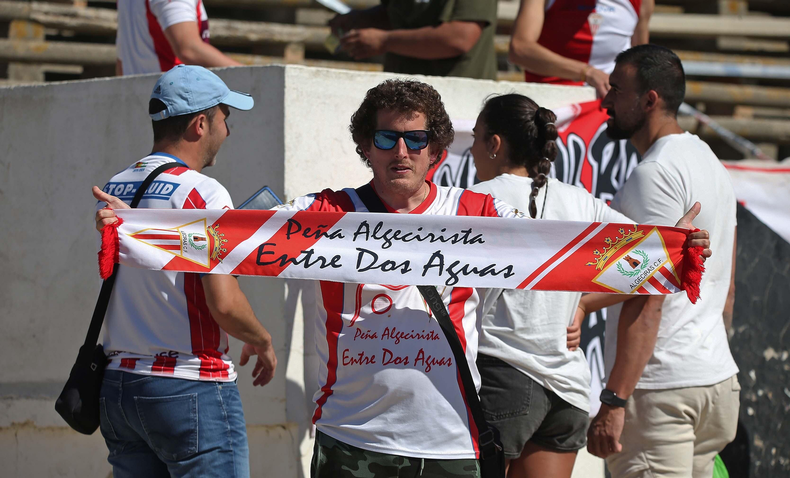 Fotos de la afición durante el Balona - Algeciras en el estadio municipal de La Línea