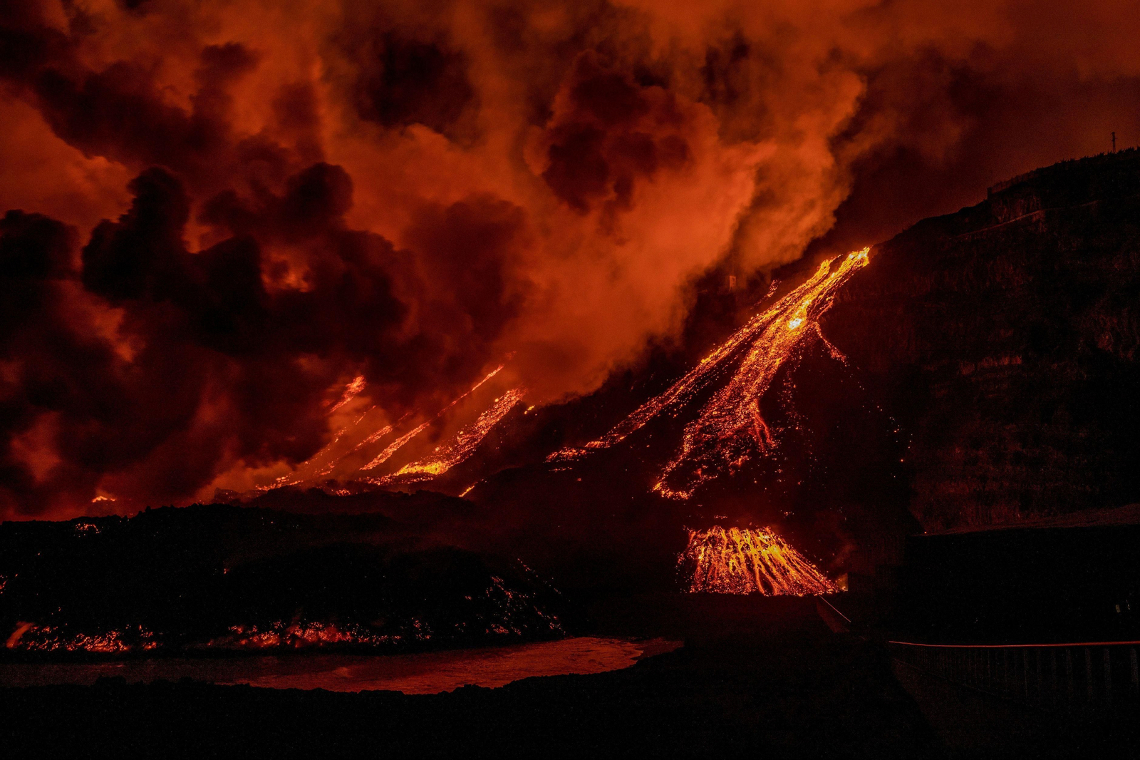 Vista de la colada principal del volcán de La Palma