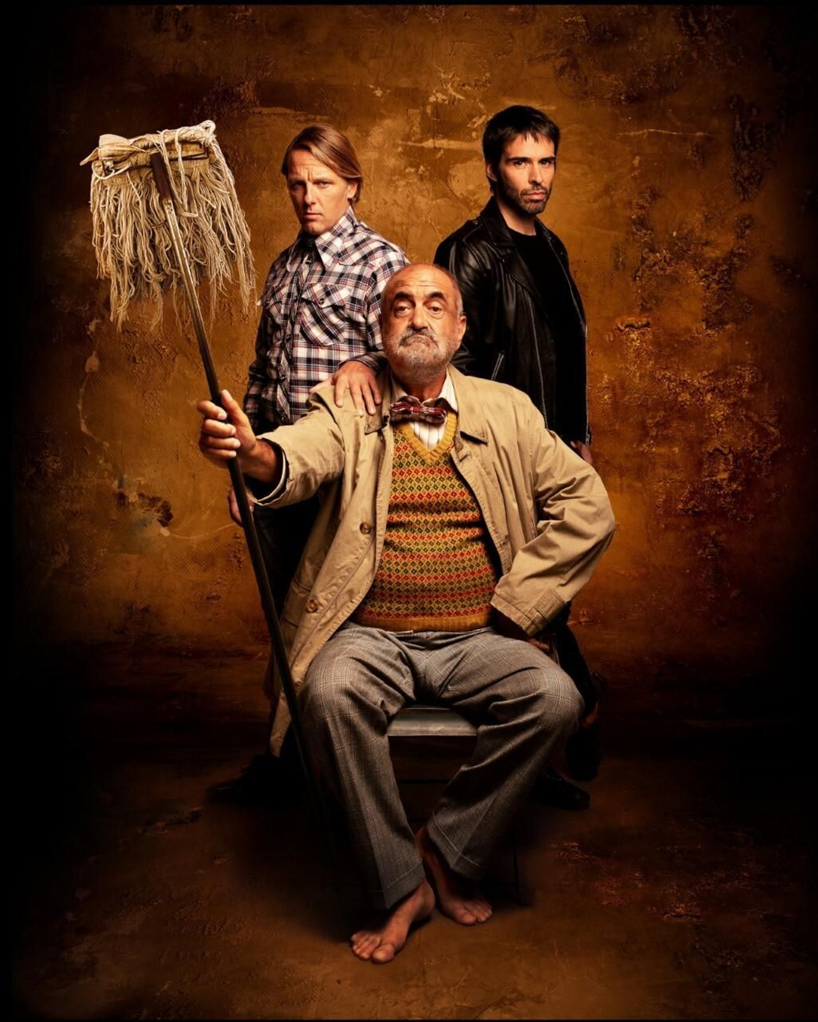 El trío protagonista de 'El cuidador'.