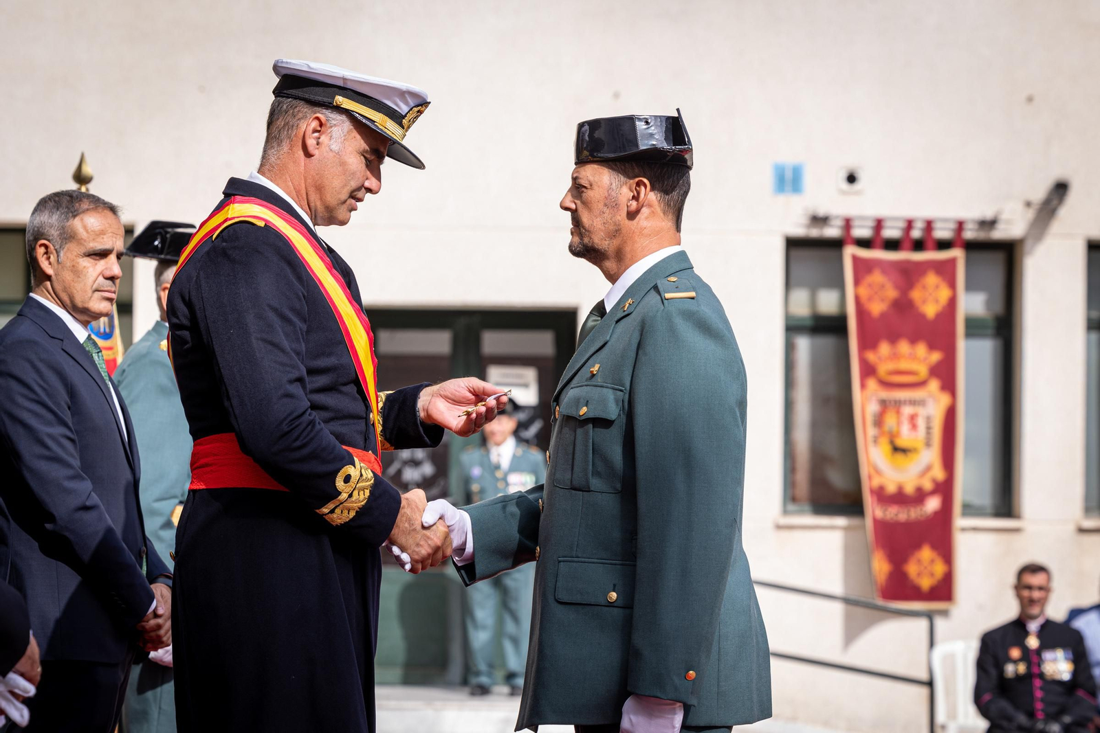 Imágenes de los actos de la Guardia Civil en Cádiz por la festividad de la Virgen del Pilar