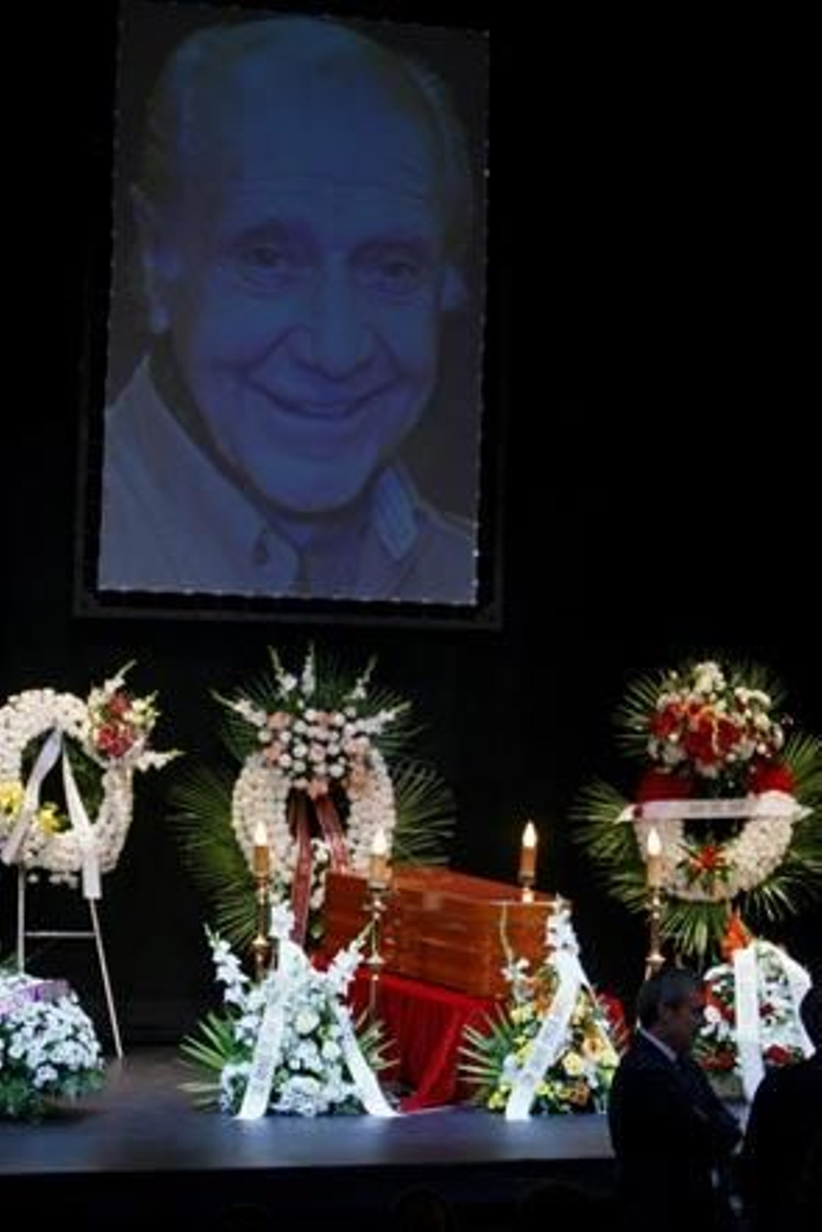 Manuel Alexandre sigue al pie del escenario