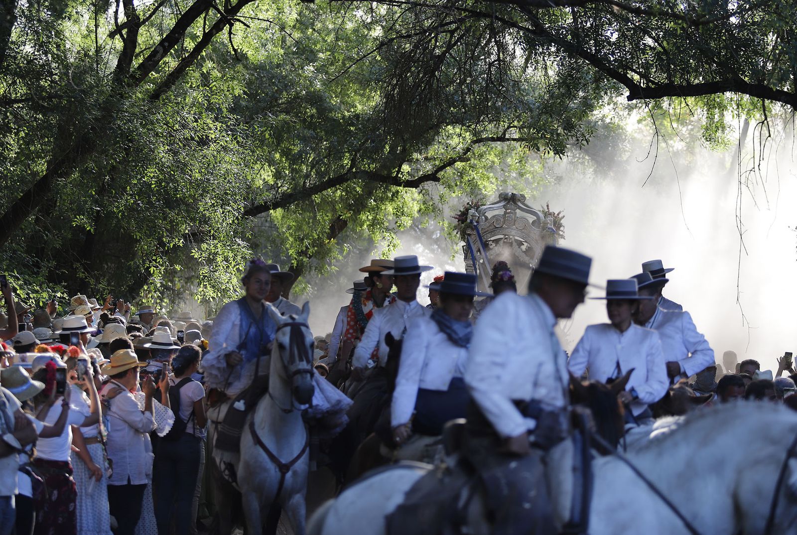 Imágenes de la Hermandad de Huelva a su paso por El Charco