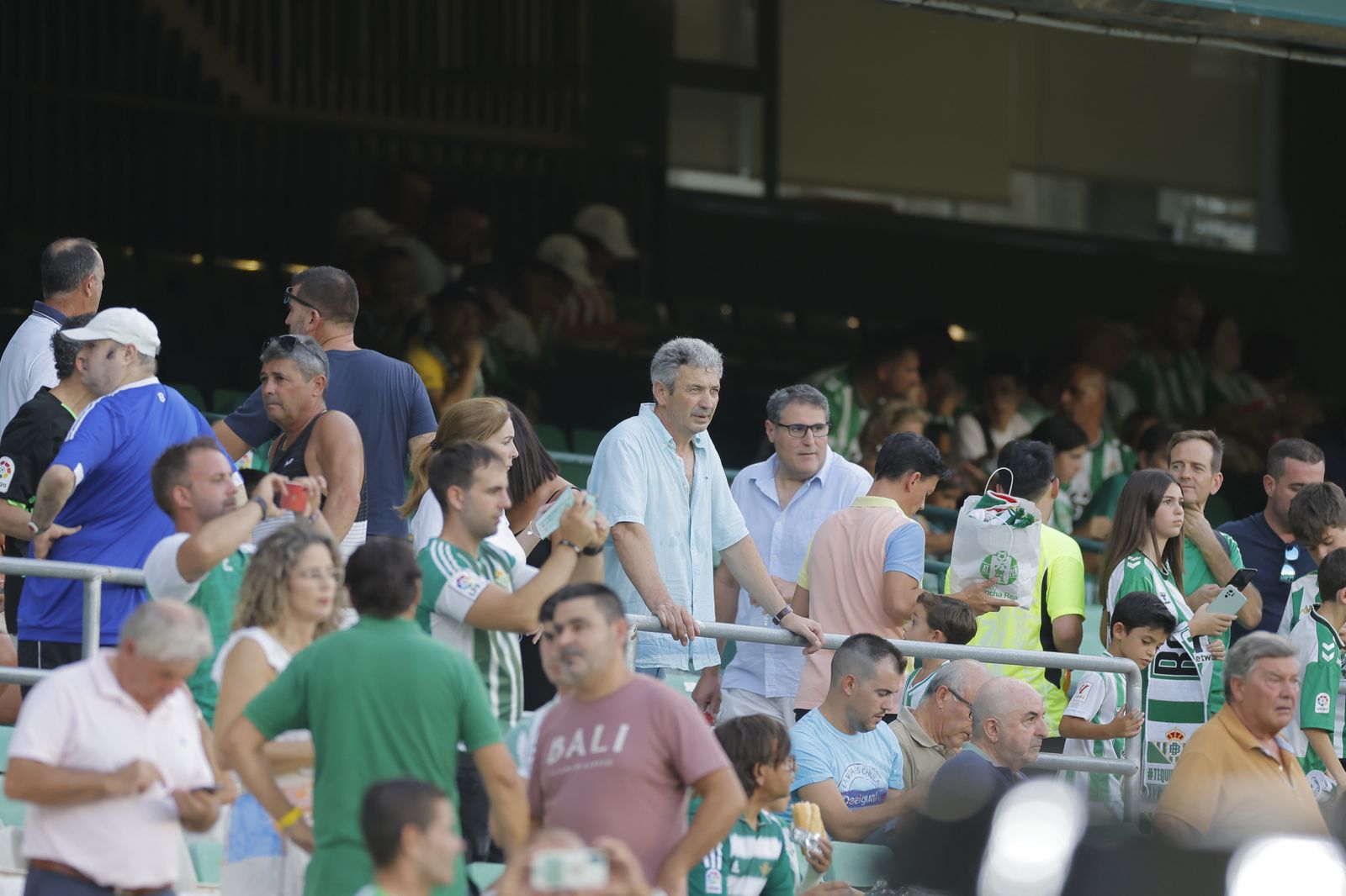 Búscate en las fotos del Betis-Atlético de Madrid