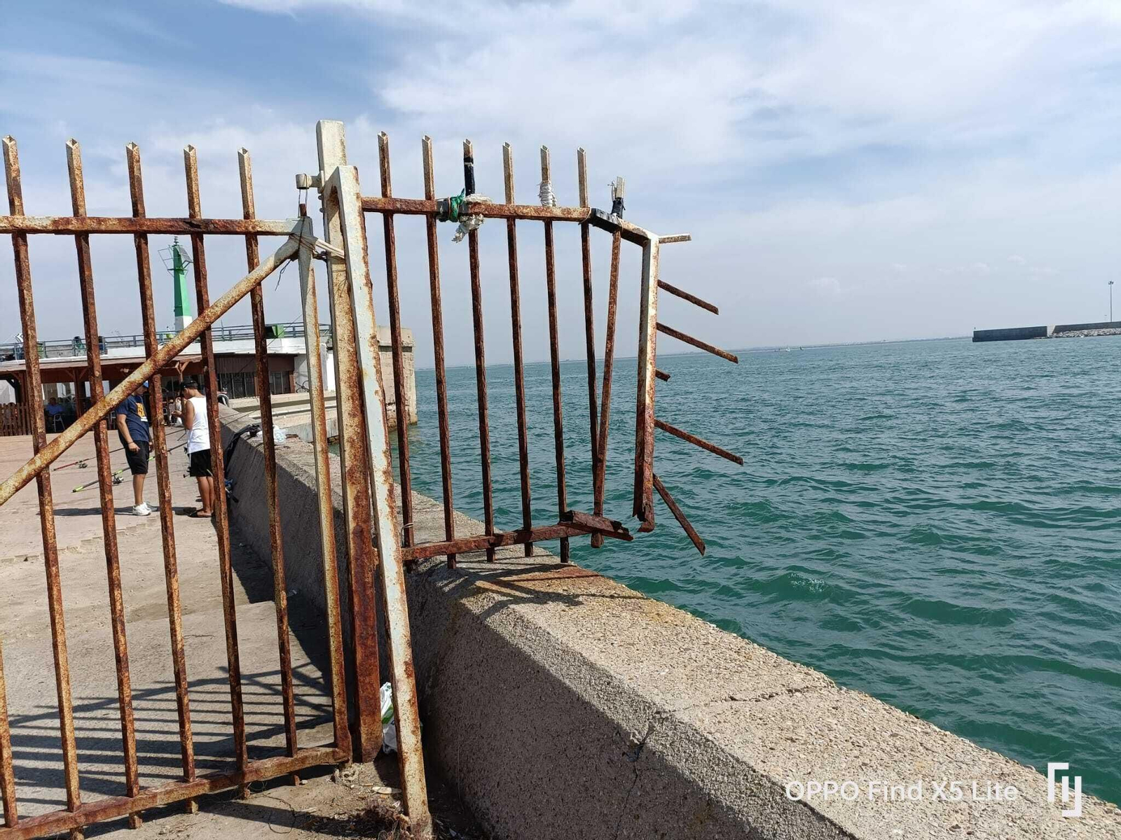 Imágenes del estado de deterioro de Puerto América, en Cádiz