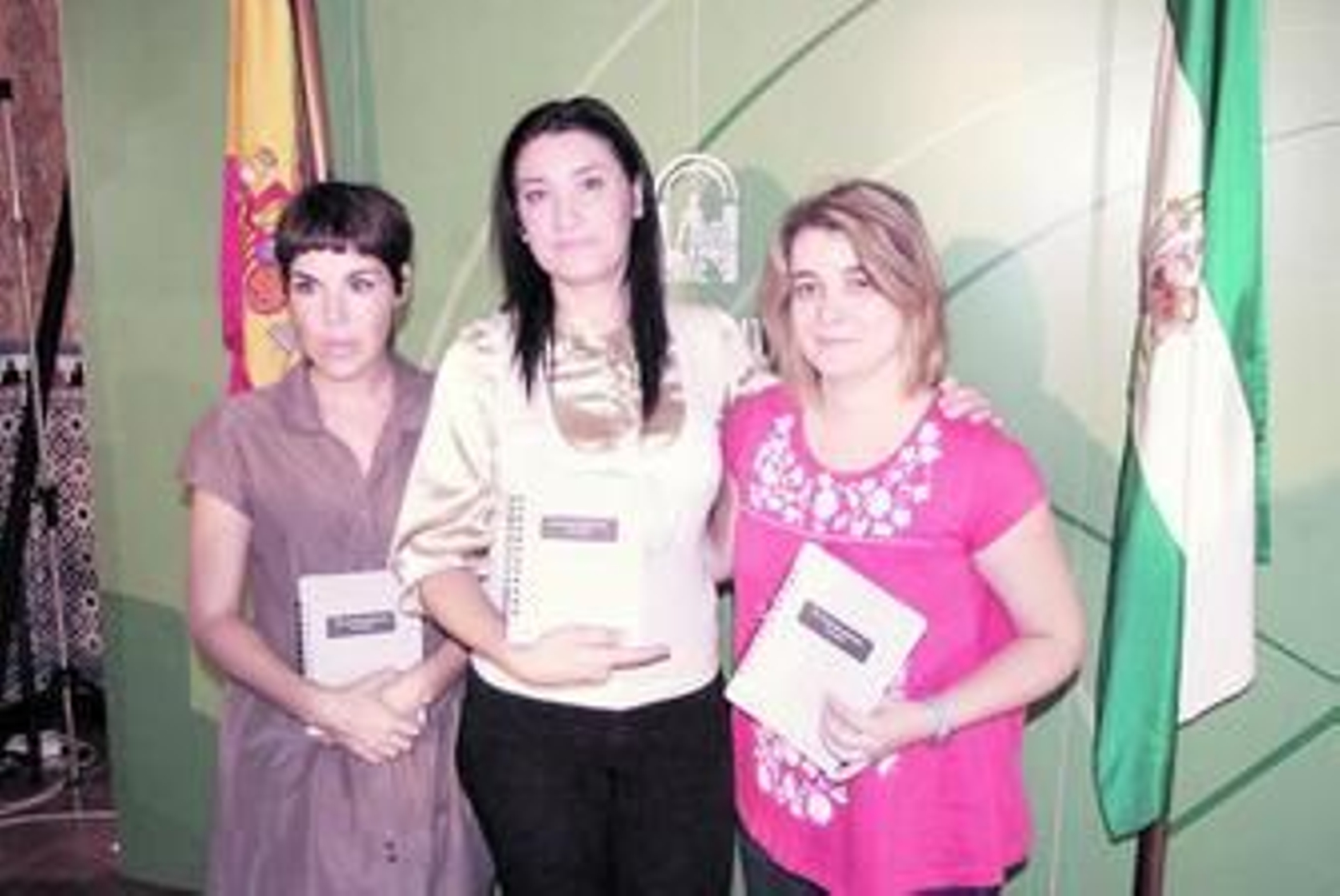Anabel Mateos con Ana Santos y Ana Tapia, a la derecha.