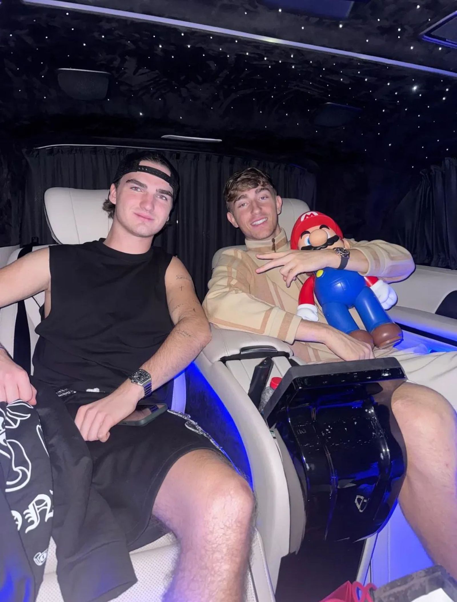 Las exóticas vacaciones de Dean Huijsen