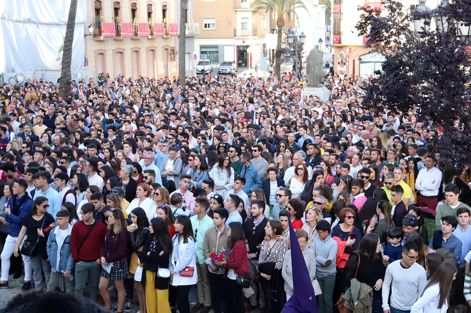 Imágenes de la procesión de Pasión en Huelva