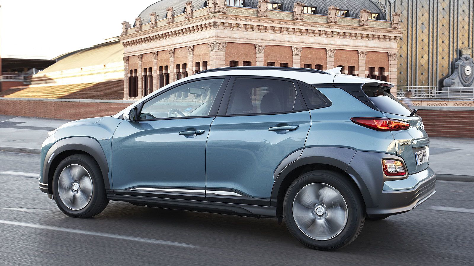 Este Kona ofrece 136 CV y 204 CV, dos versiones diferentes.