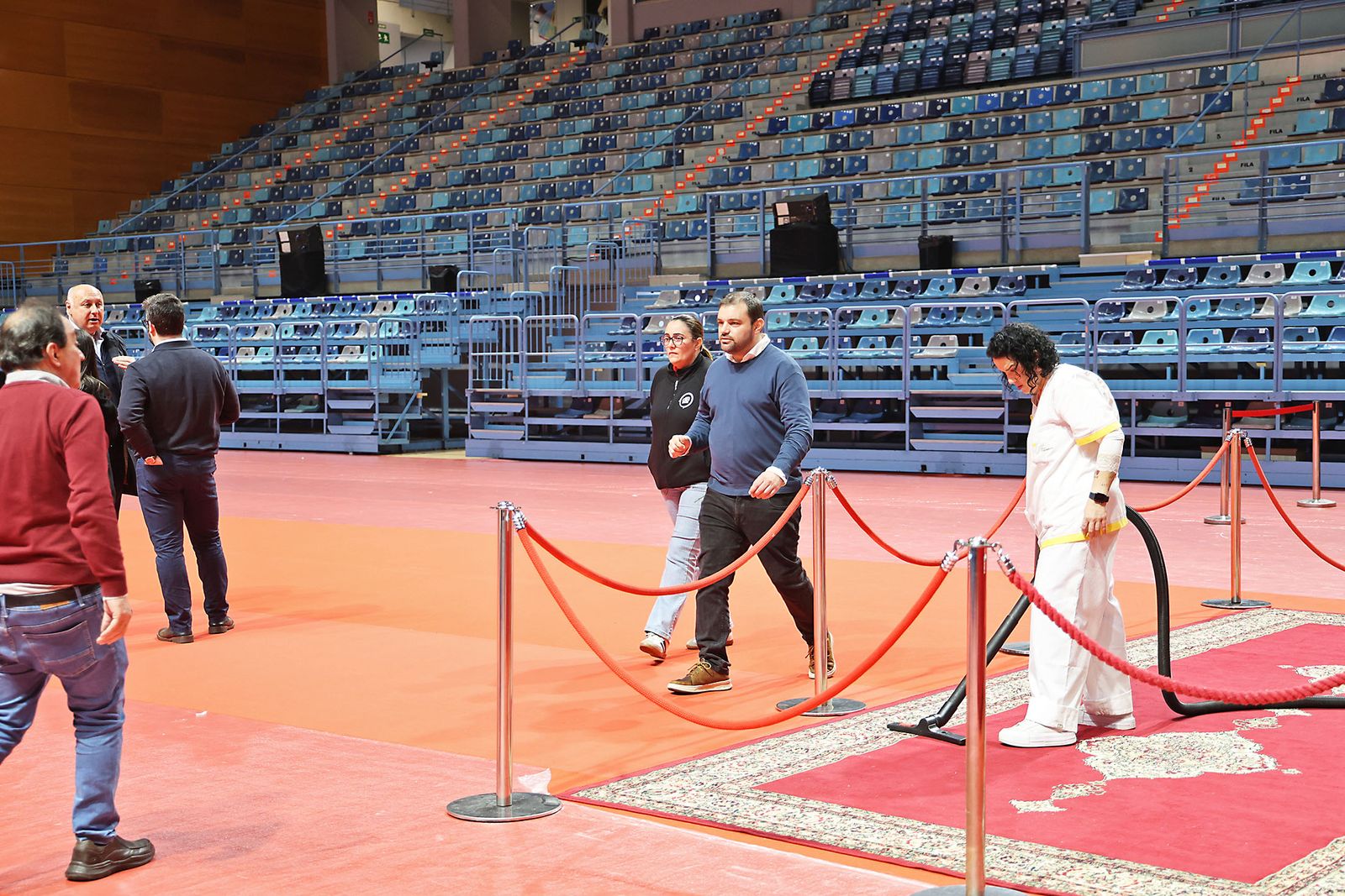 Últimos preparativos para la Misa funeral por las víctimas de Adamuz