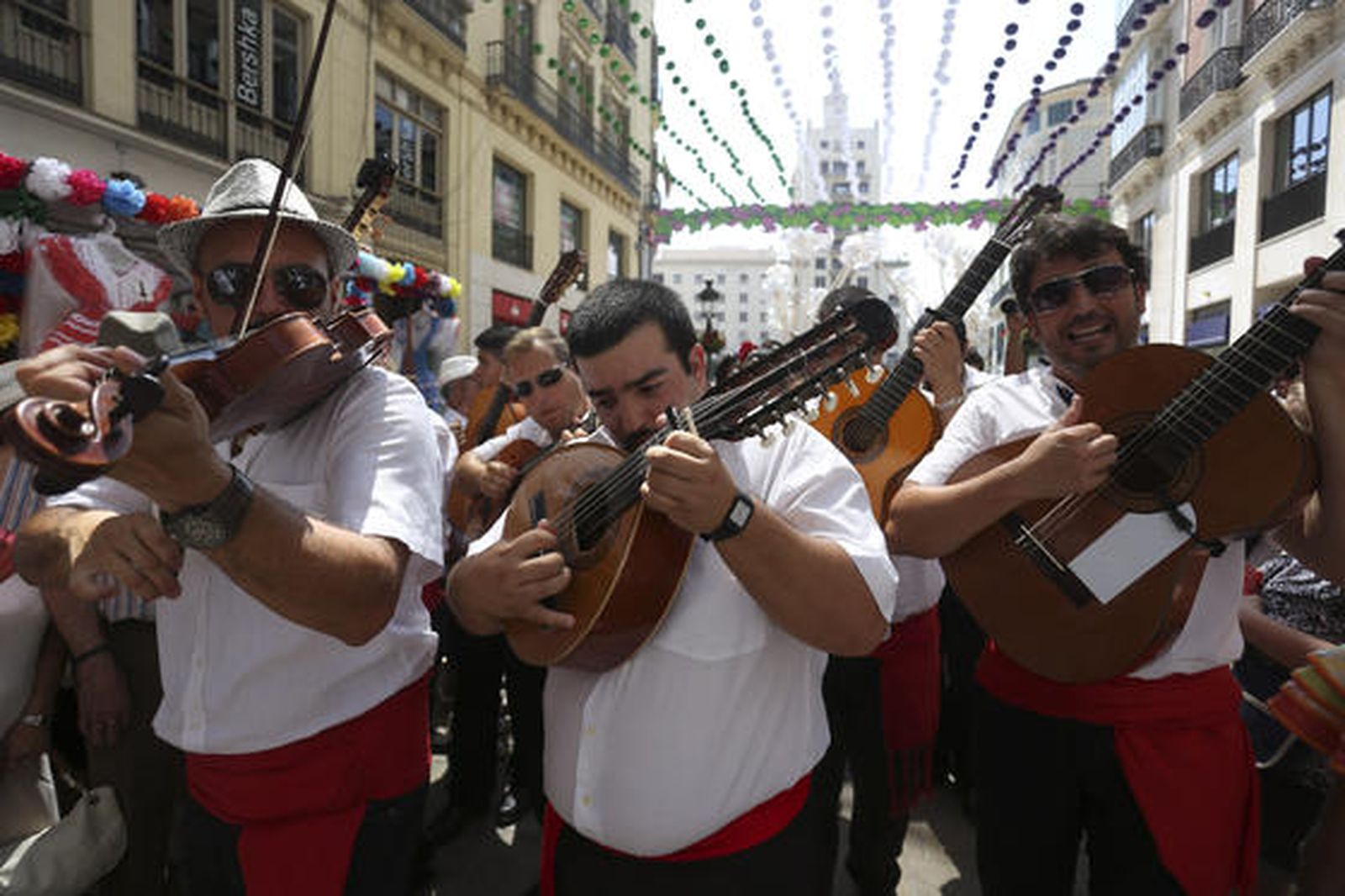 Jolgorio en el Real y en el centro

Foto: Marta González / Javier Albiñana
