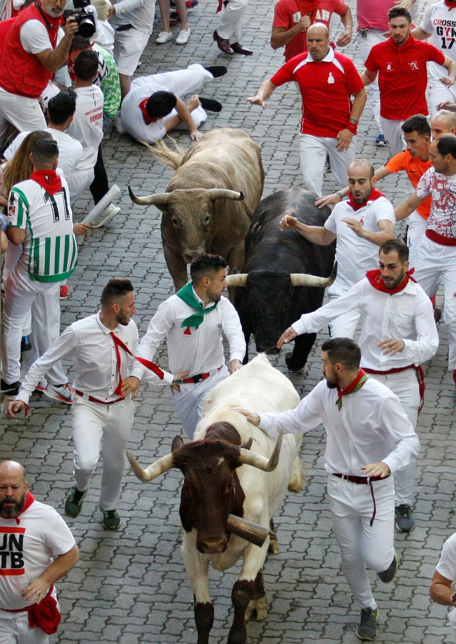 Las imágenes del sexto encierro de San Fermín 2019