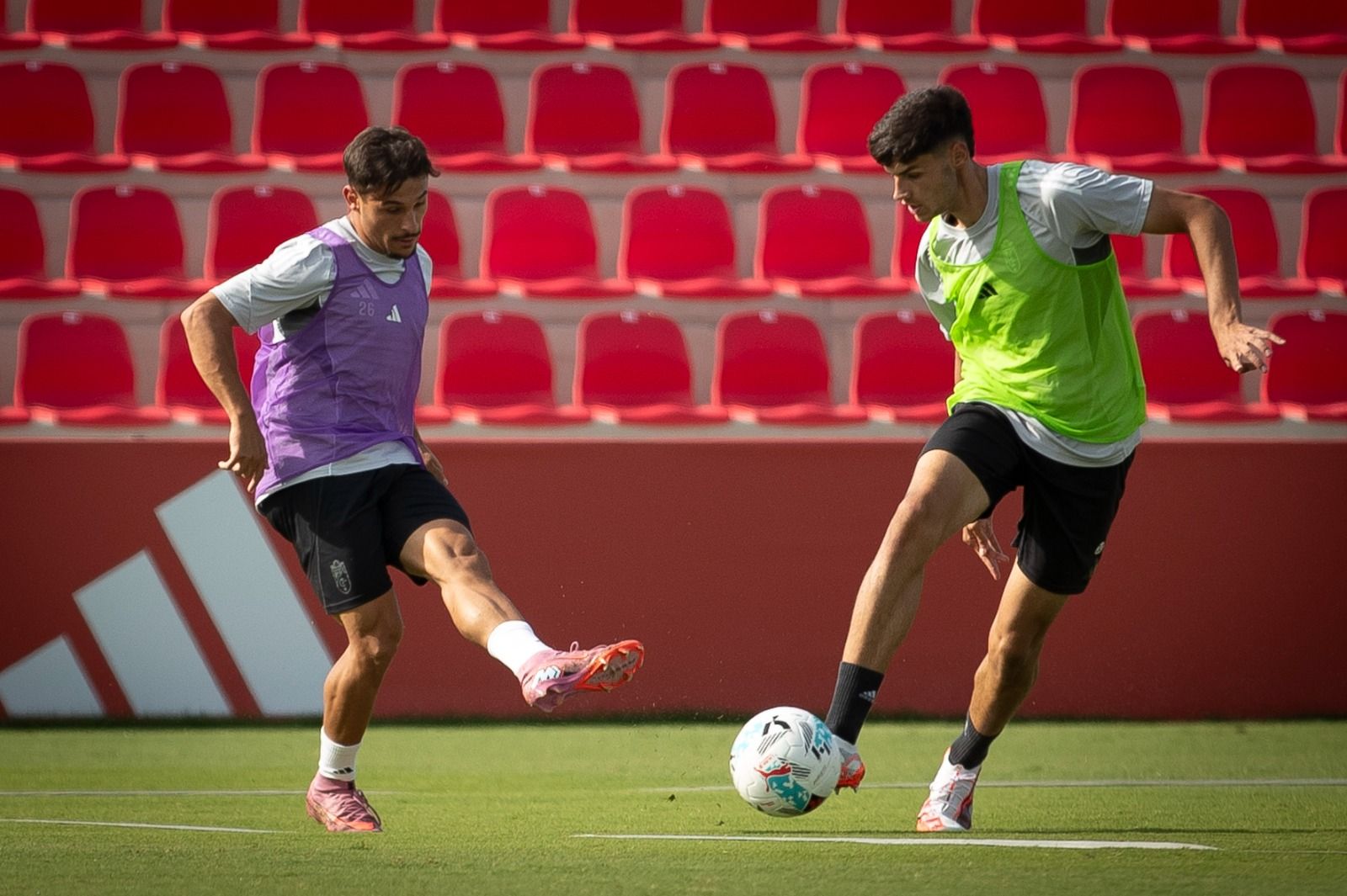 Las imágenes del entrenamiento del Granada CF