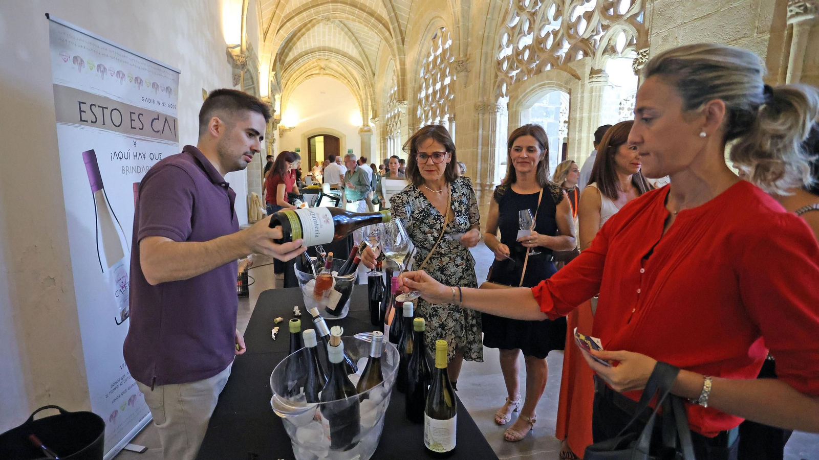 Inauguración de 'Entre Vinos Tintos y Blancos' en Jerez