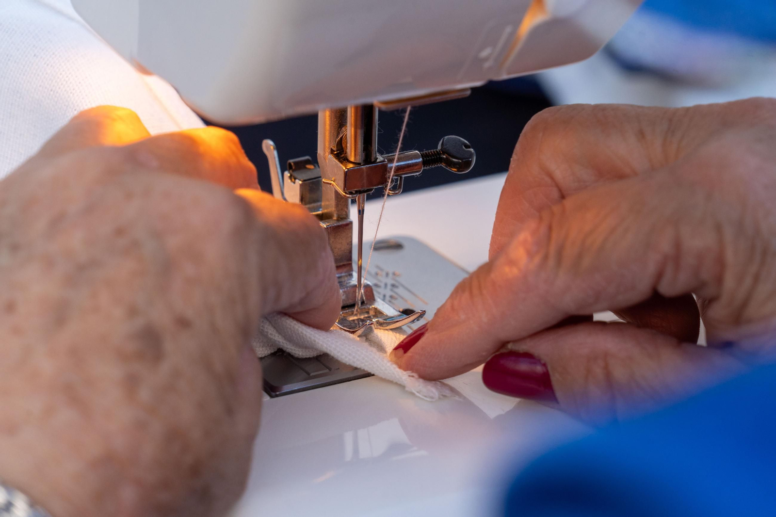Imágenes de los talleres de la Hermandad de la Victoria de las decoraciones para La Magna Mariana