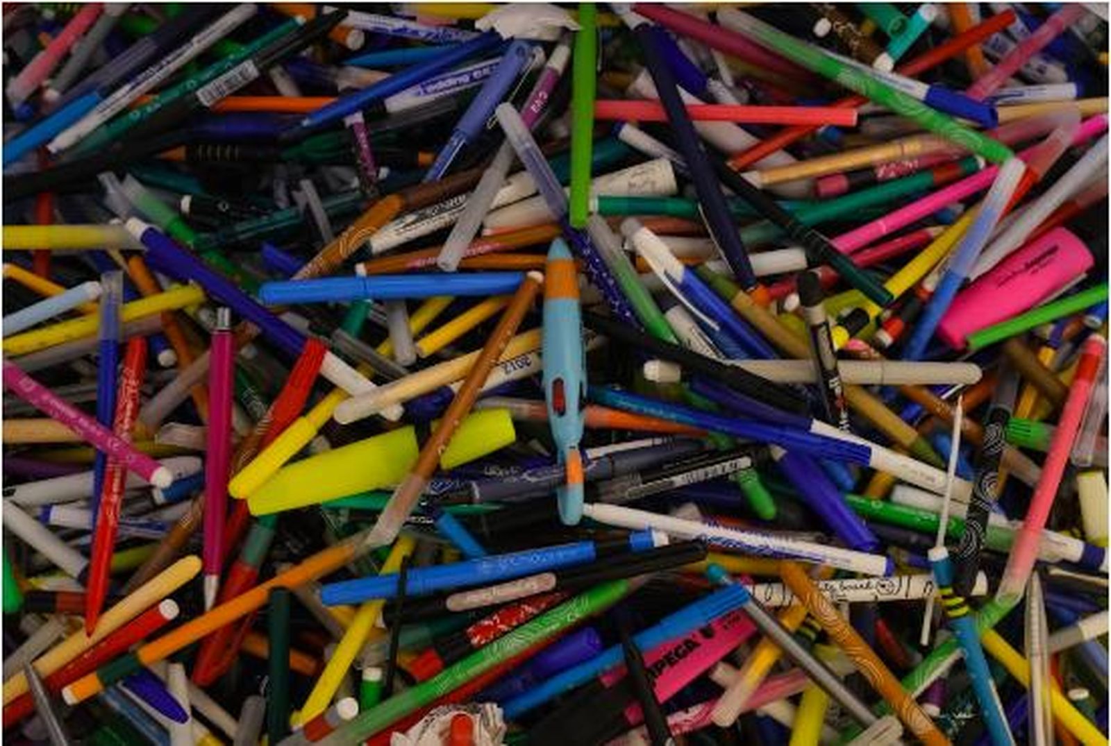 El Colegio Caja Granada recogerá bolígrafos para darles una segunda vida