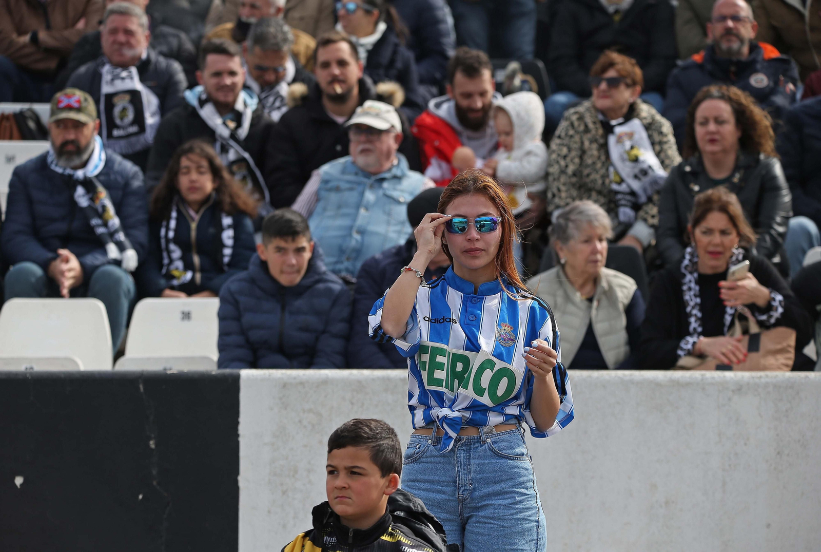 Fotos de la afición durante el Balona - Deportivo de La Coruña en el estadio municipal de La Línea