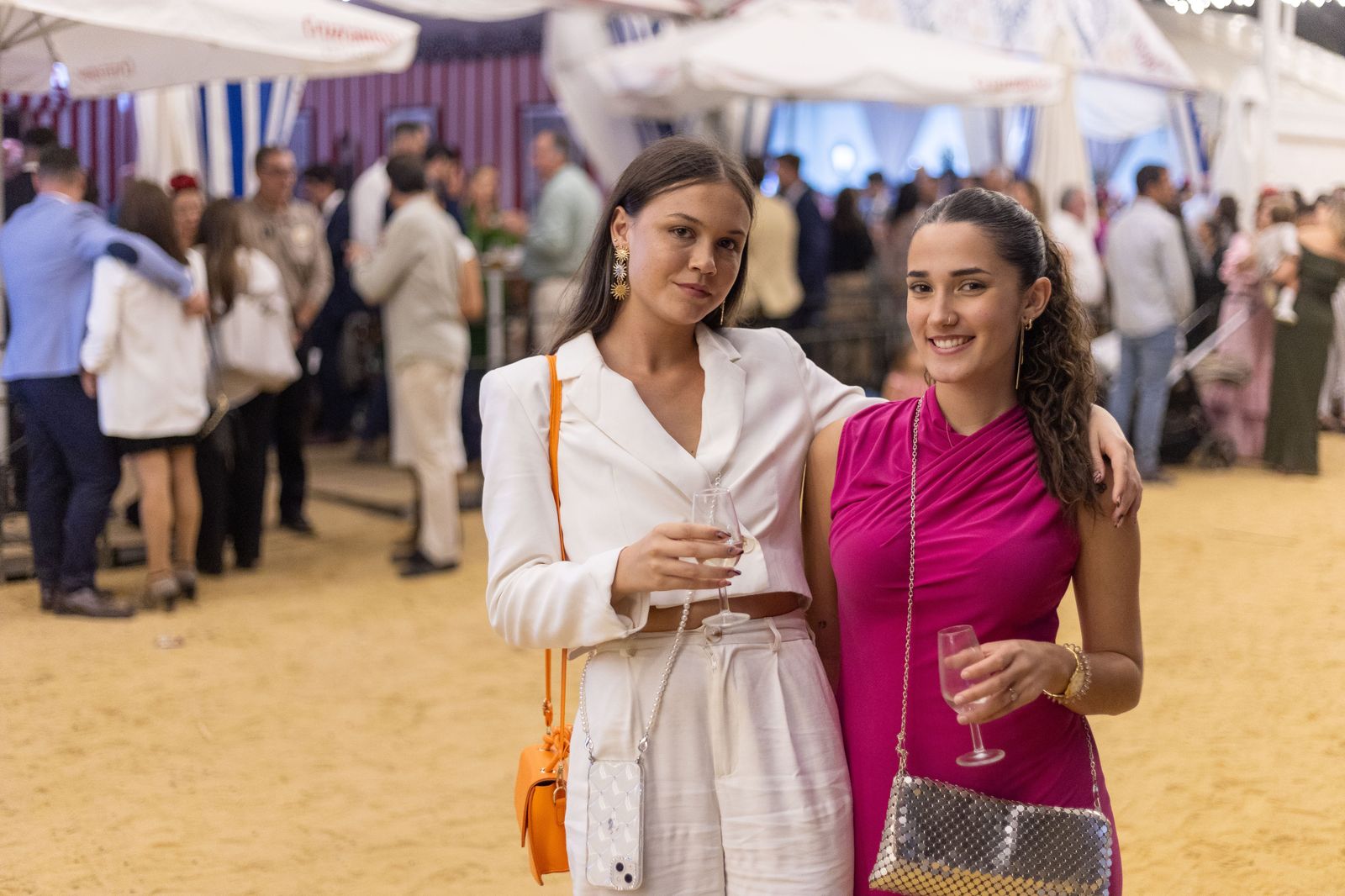 Feria del Caballo 2023: Imágenes del ambiente en la noche del sábado