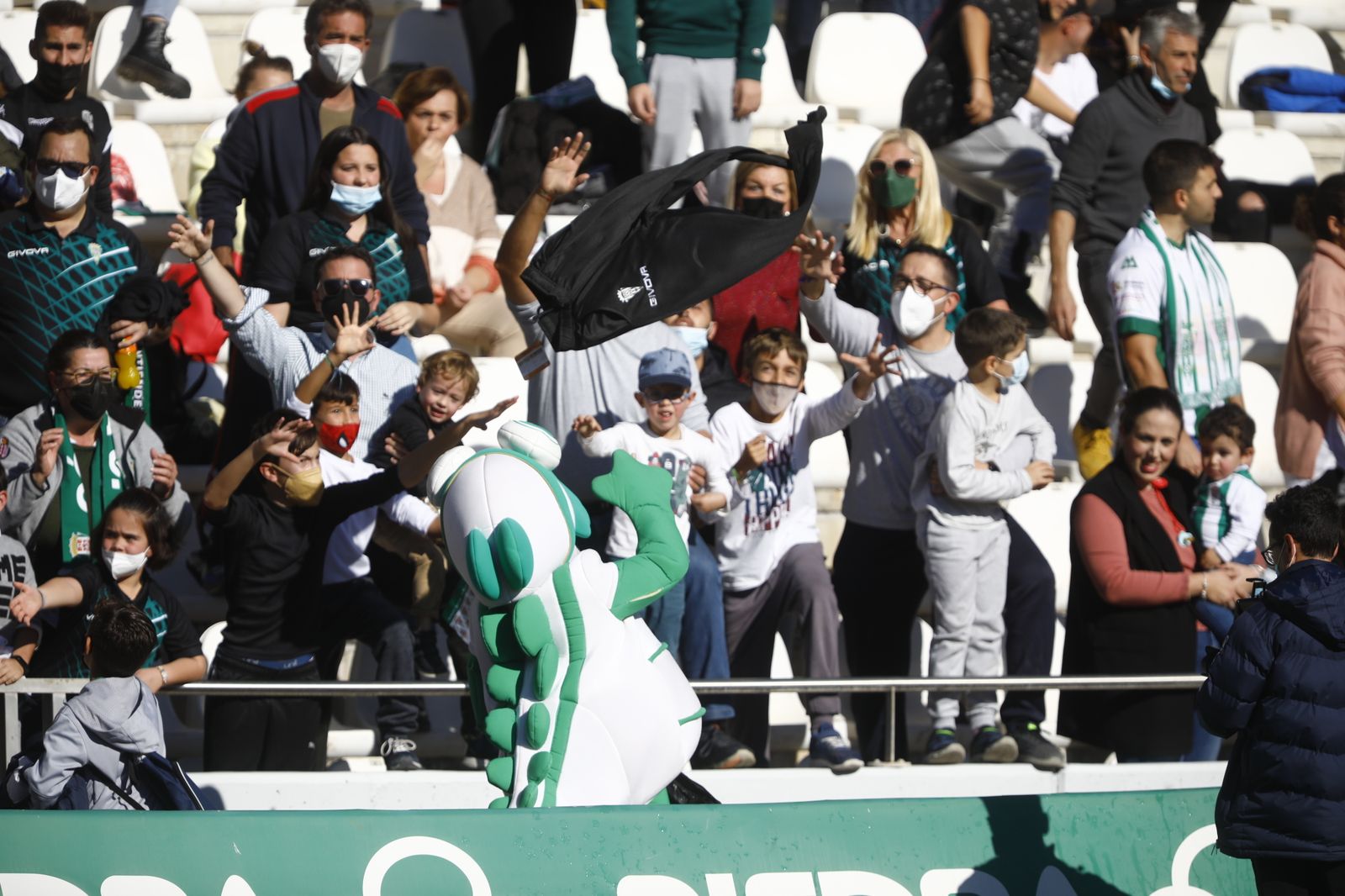 Las imágenes del triunfo del Córdoba CF ante el Panadería Pulido