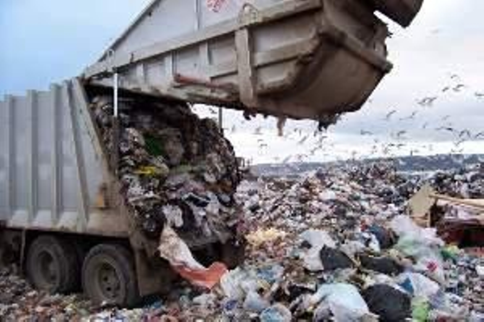 España genera un 13% más de basura que la UE y recicla un 40% menos
