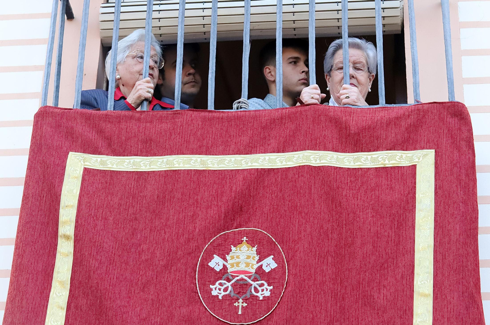 Imágenes de la procesión de Pasión en Huelva