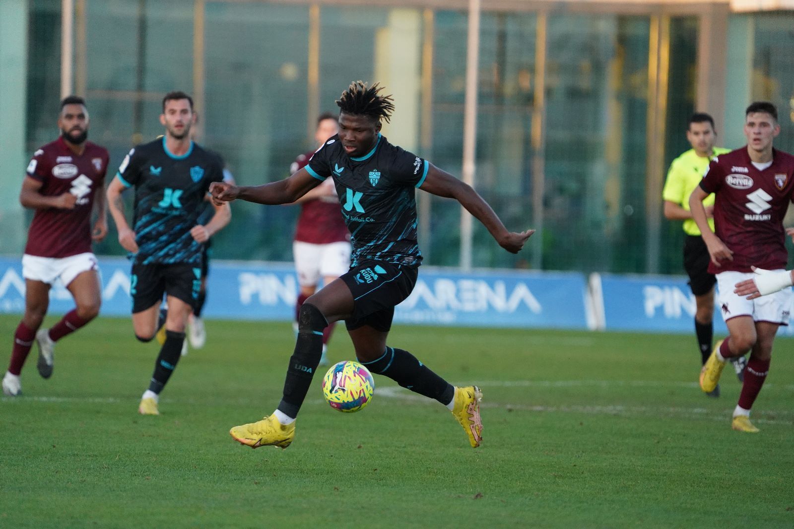 Las fotos del primer encuentro de la historia del Almería ante un rival italiano