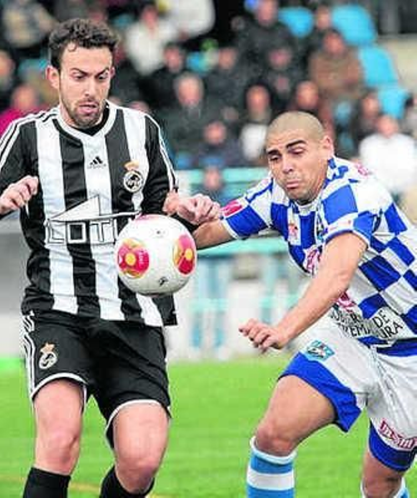 Bezares, ante el balono Ortiz.