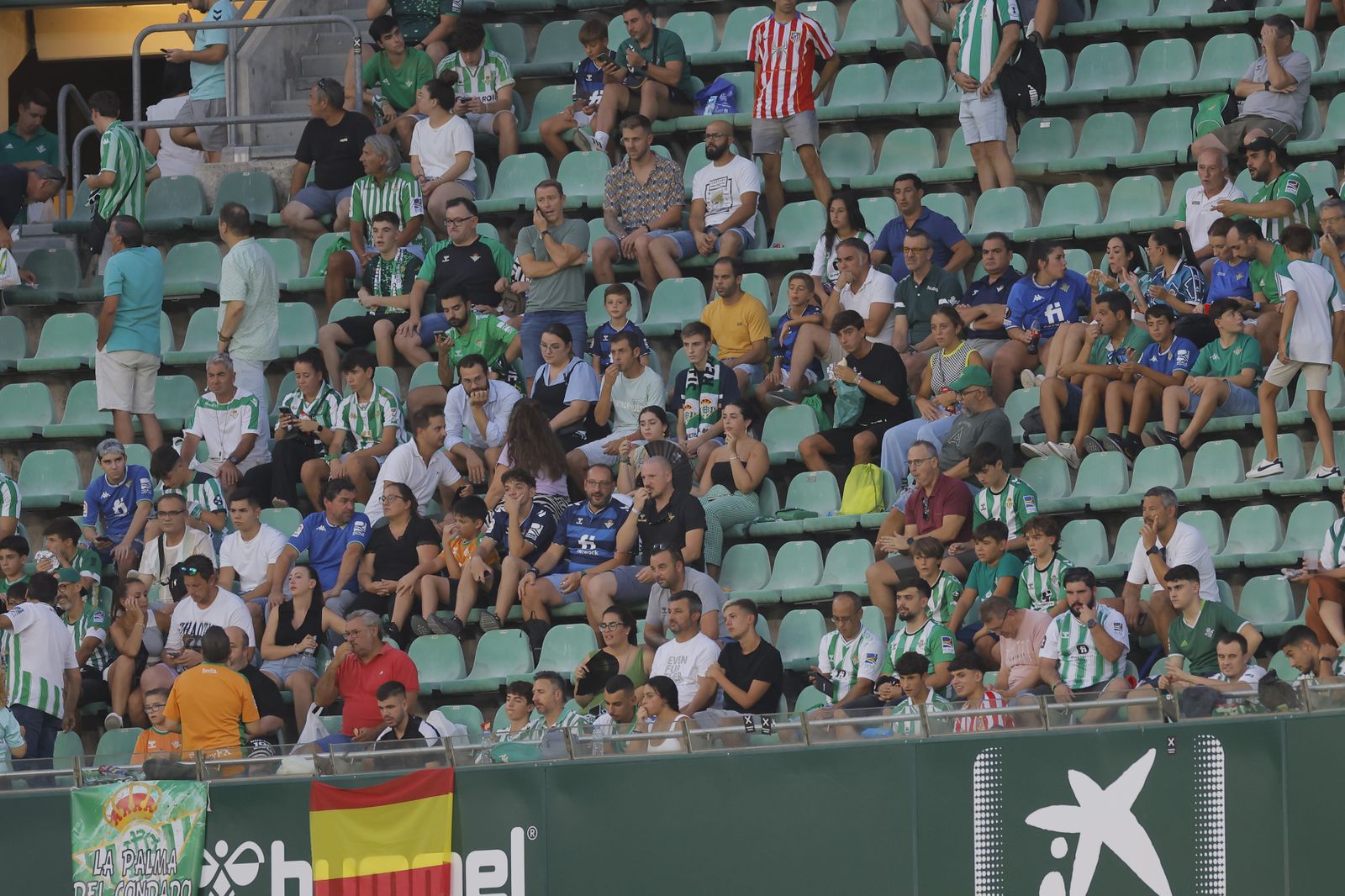 Búscate en las fotos del Betis-Atlético de Madrid