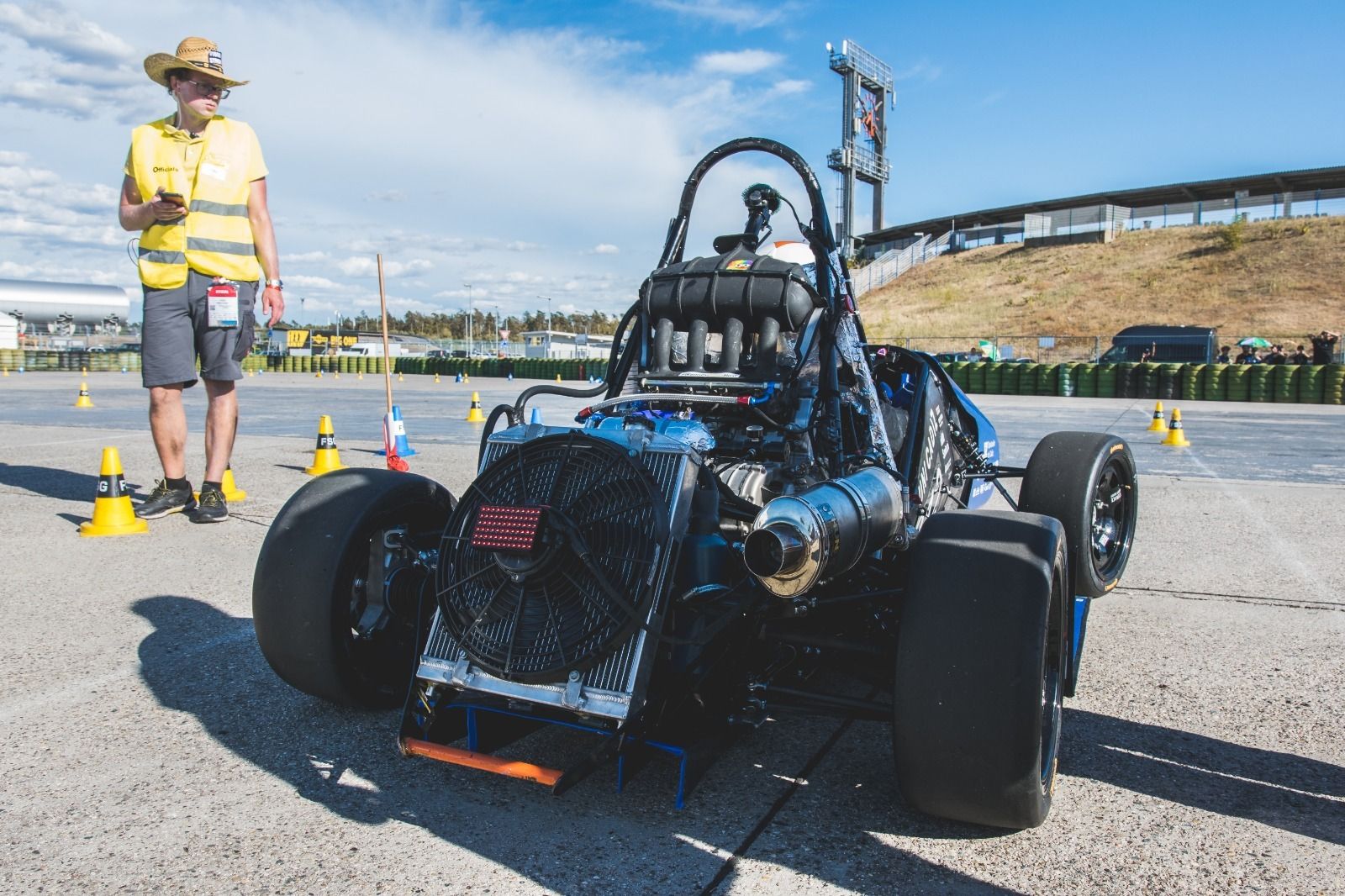 Fórmula Gades, equipo de la UCa, cierra la temporada en Alemania y Barcelona