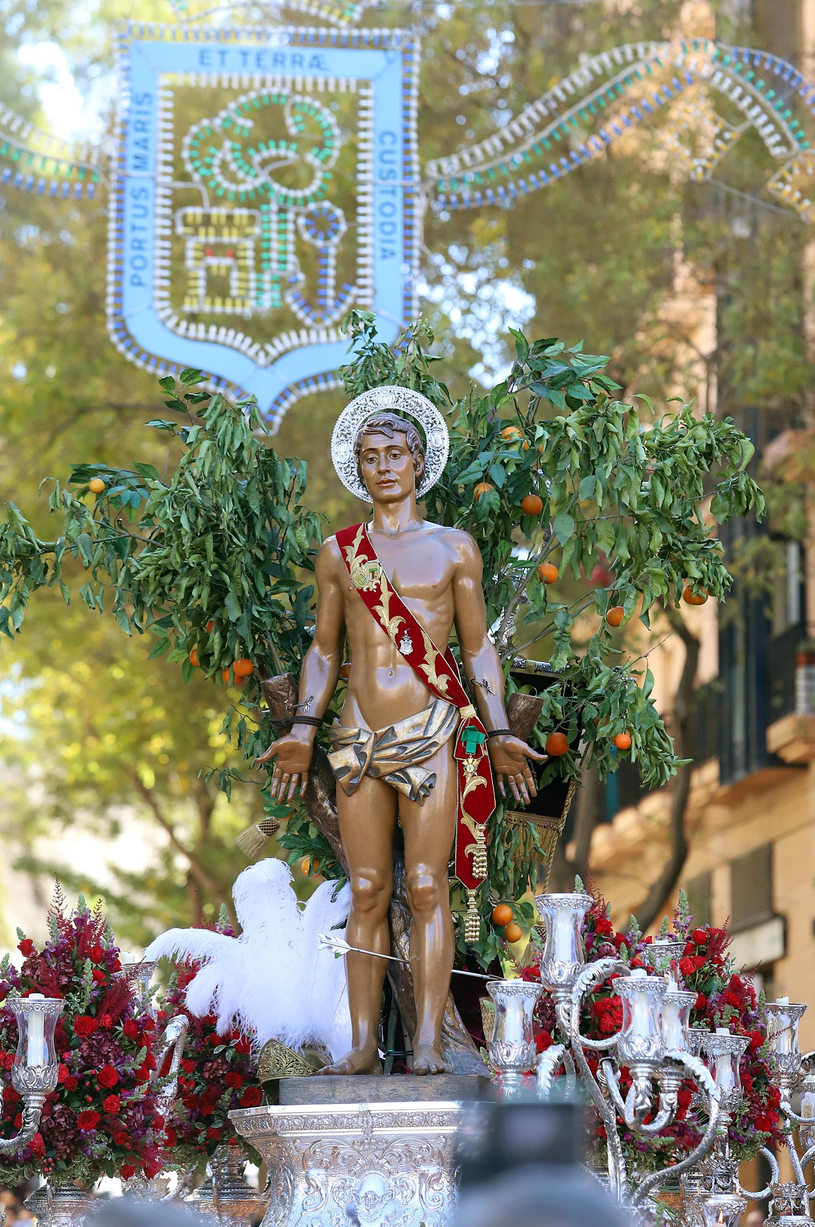 Imágenes de la procesión de San Sebastián en Huelva