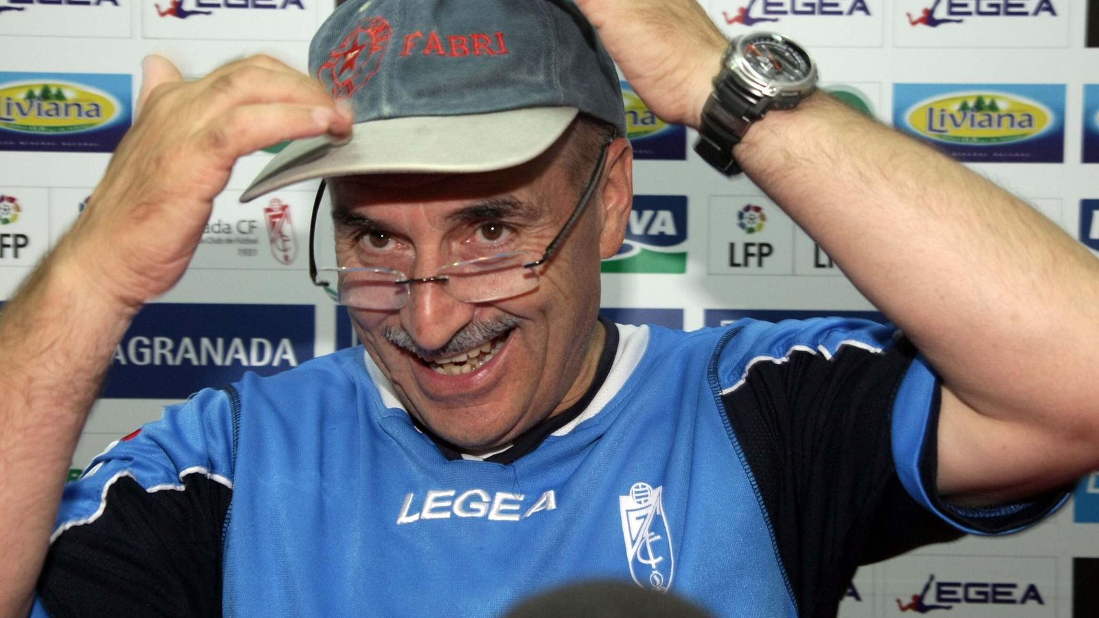Fabri, en una rueda de prensa como entrenador del Granada.