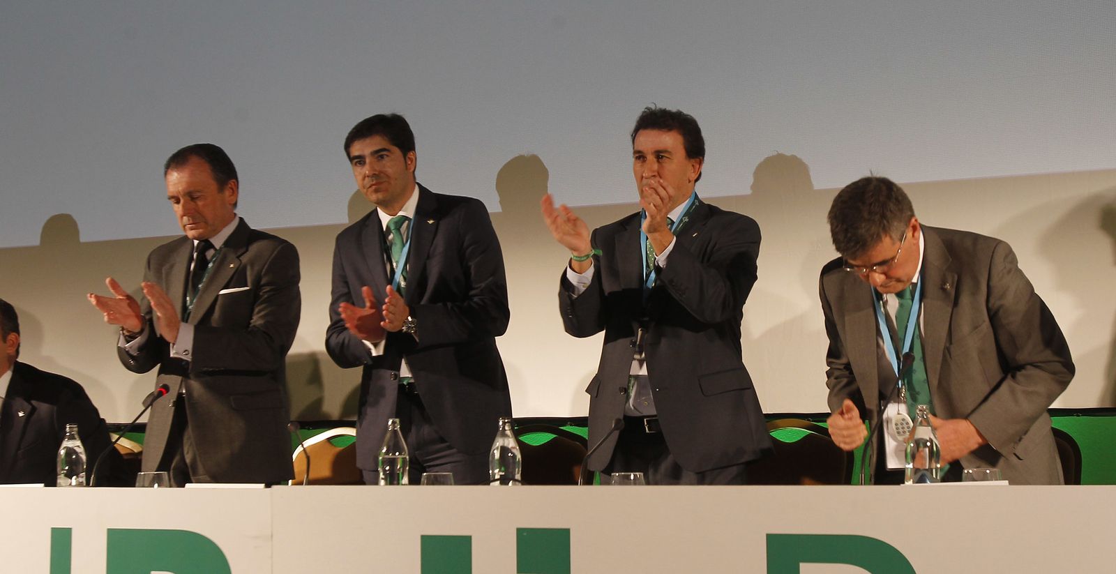 La Junta General de Accionistas del Betis, en imágenes.