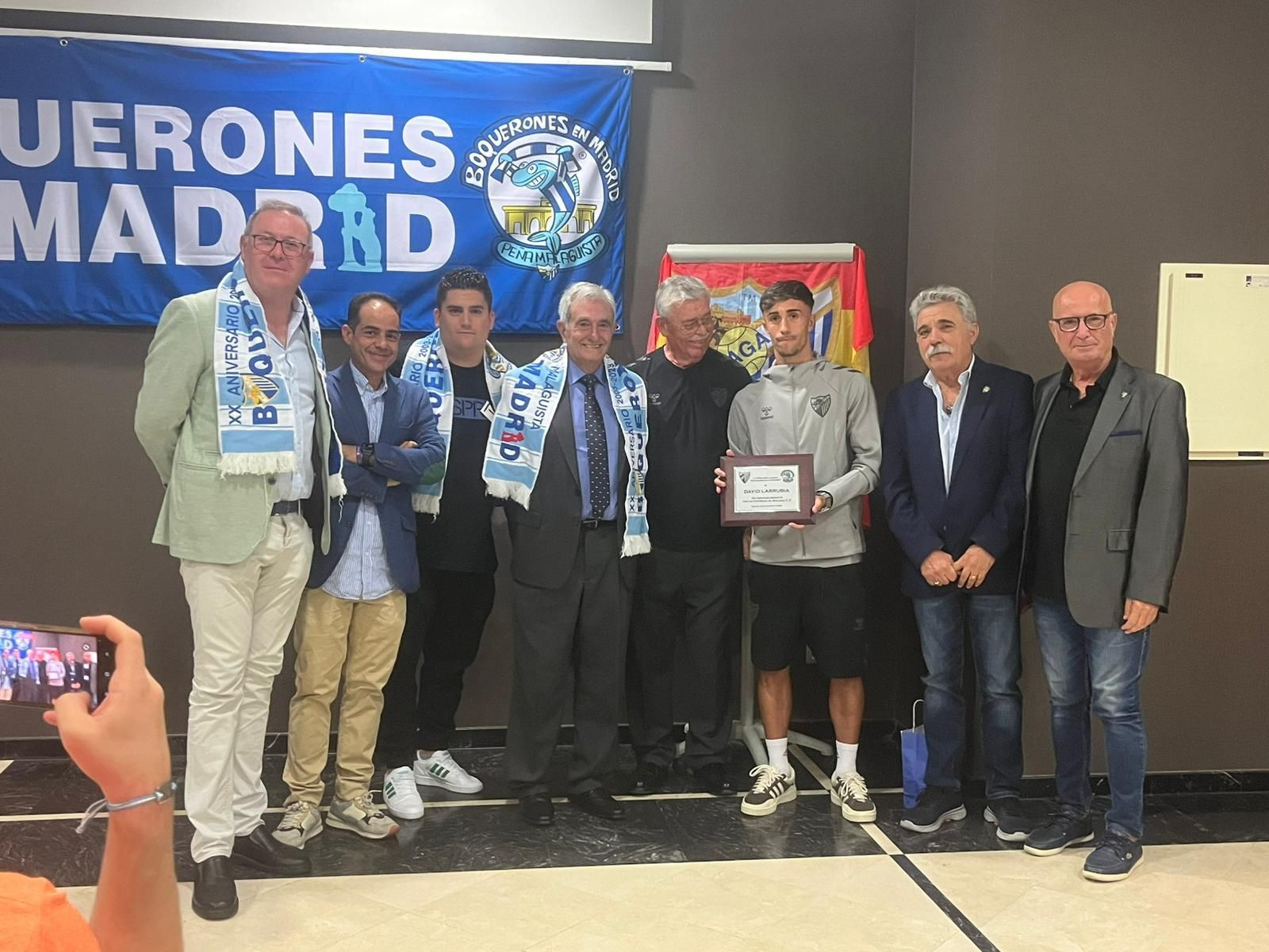 David  Larrubia, homenajeado por Boquerones en Madrid