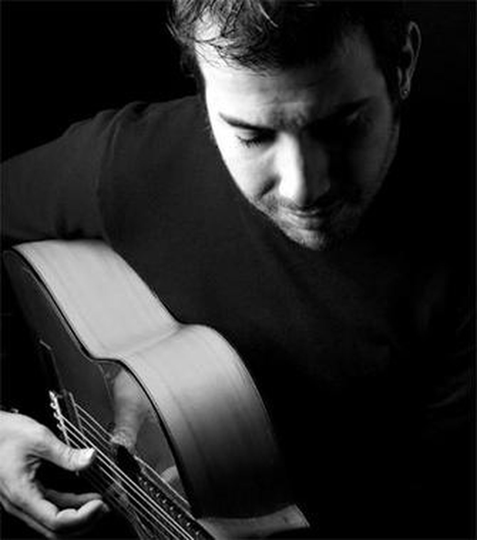 El compositor y guitarrista Juan Vázquez, Delola para el arte.