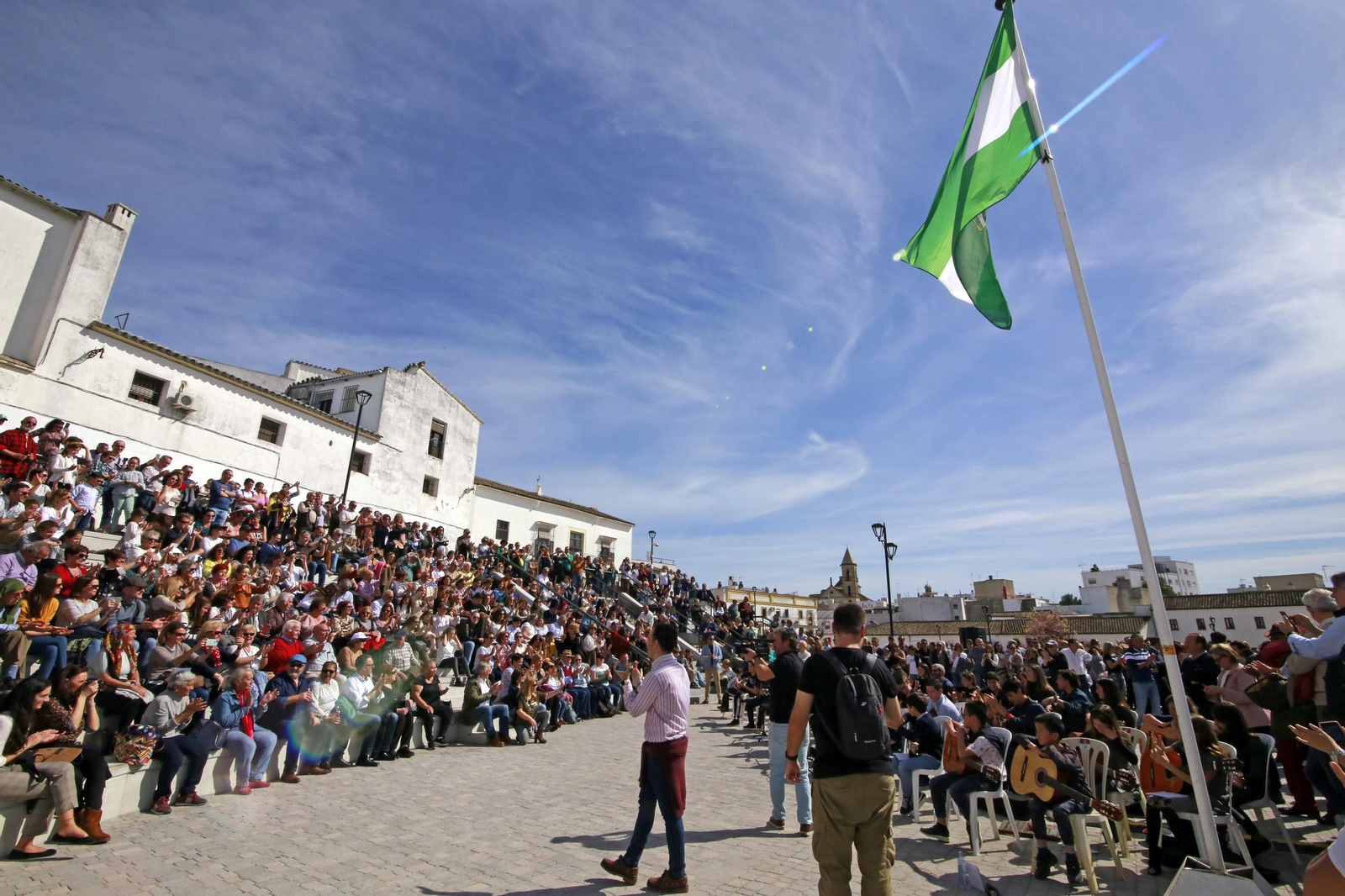 Himno Andaluz a guitarra y flashmob flamenco por el día de Andalucía