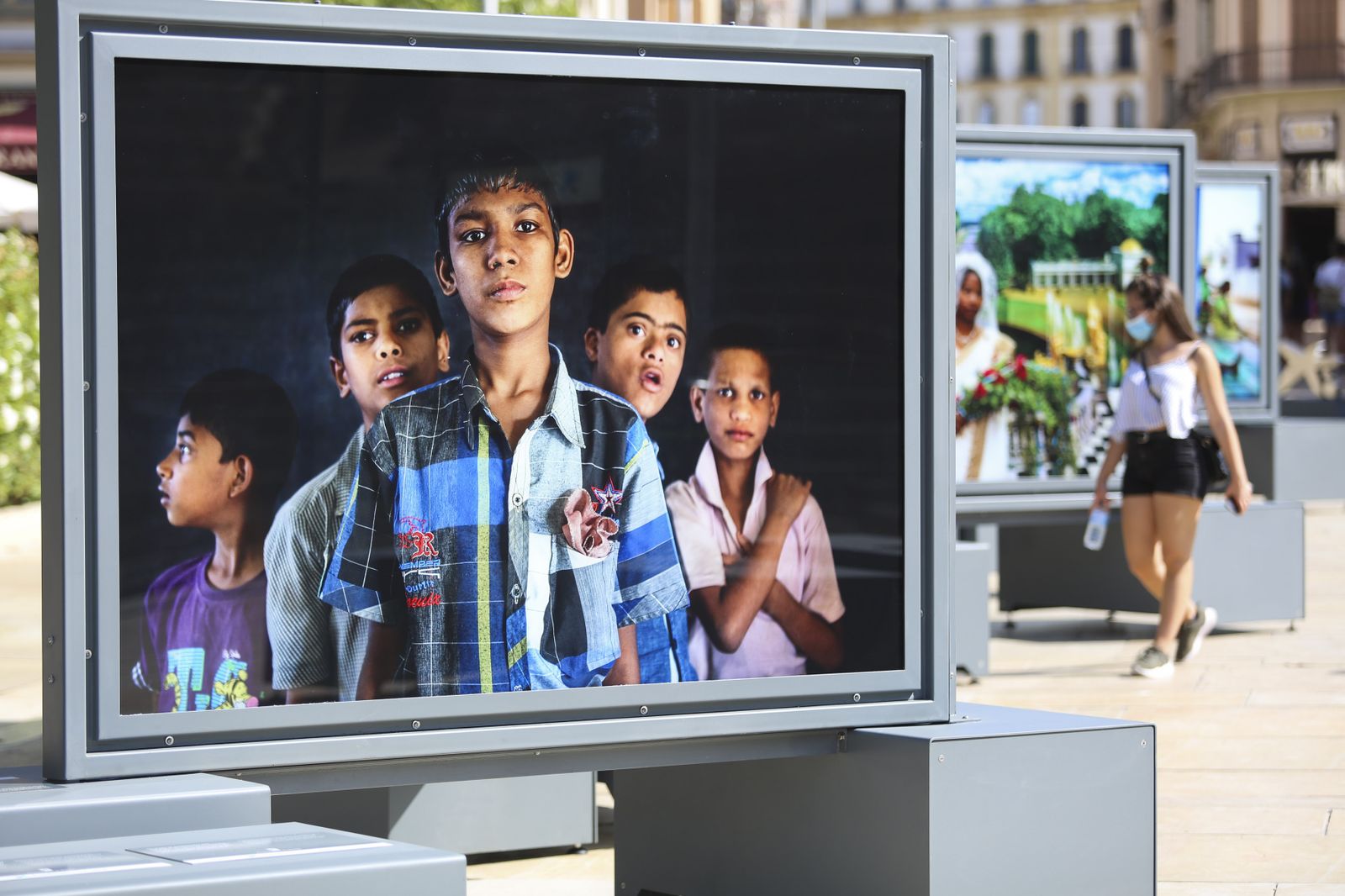 Fotos de la exposición sobre la vida cotidiana en la India de la calle Alcazabilla