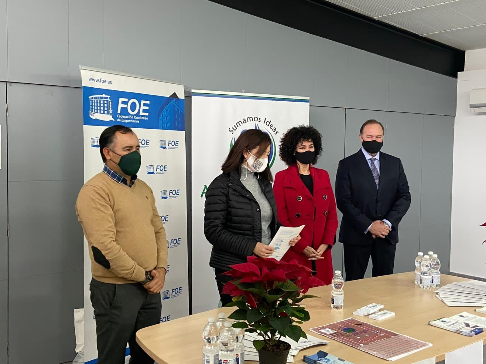 Un momento del acto de inauguración de la nueva sede empresarial en Gibraleón.