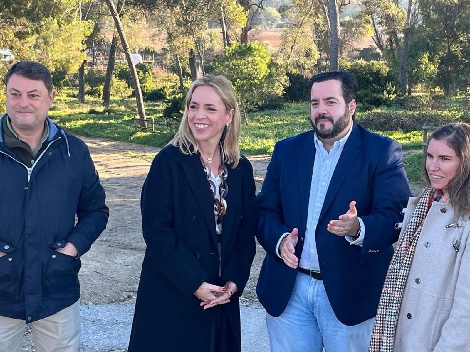 Un momento de la visita de Almudena Martínez a Estella.