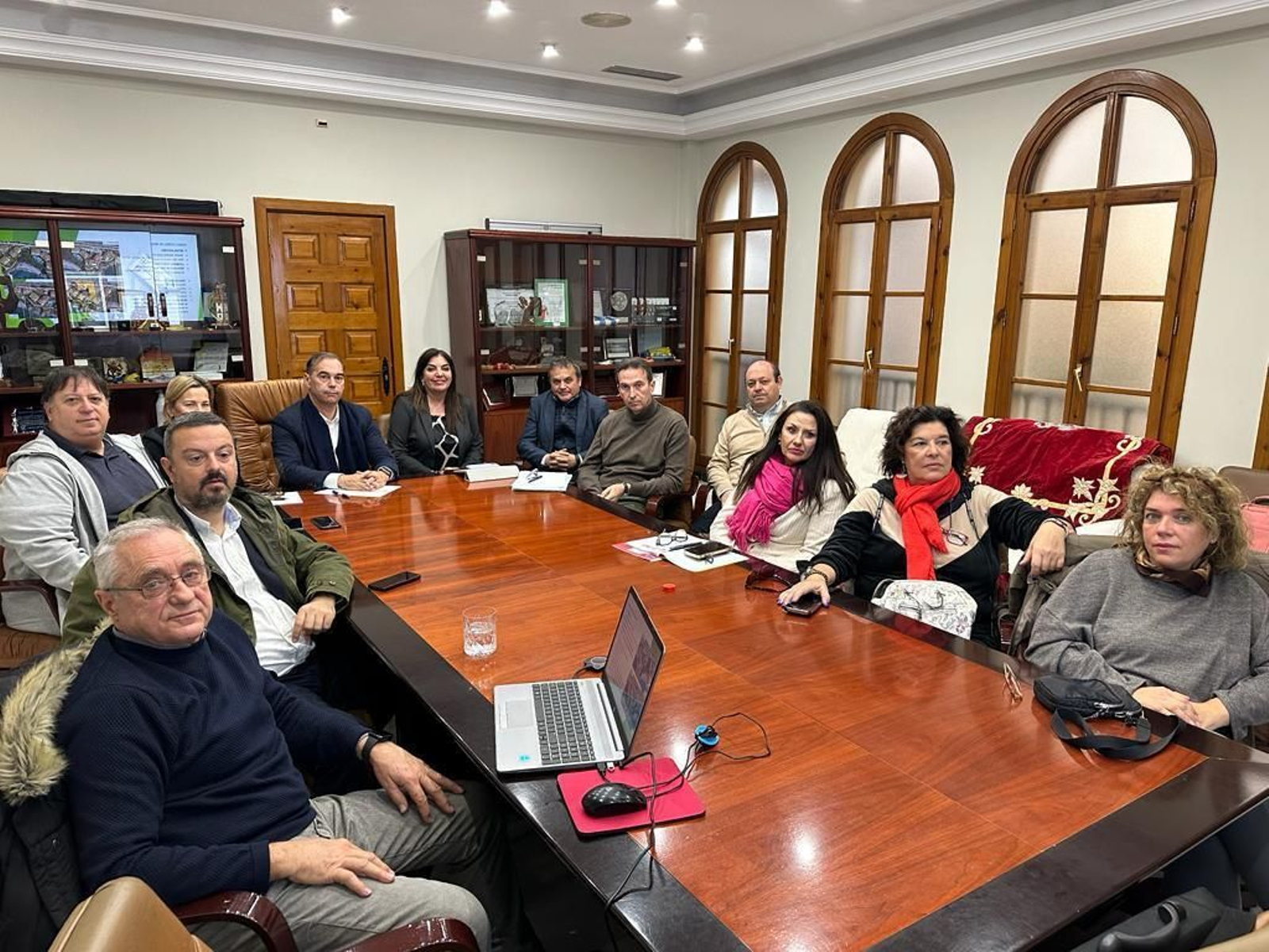 La reunión mantenida entre el Ayuntamiento y diversos colectivos.