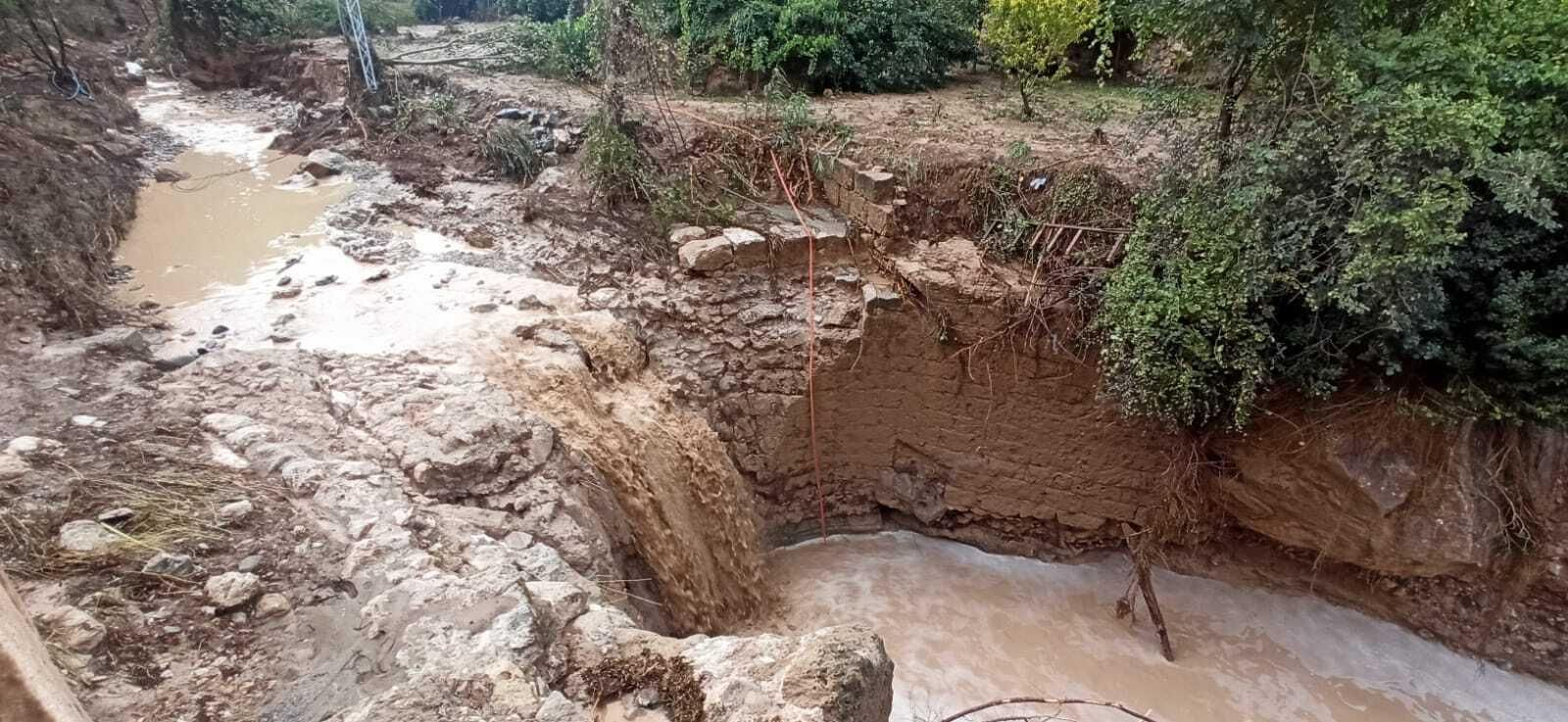 El río Caicena en Almedinilla tras la tromba de agua y granizo. El río Caicena en Almedinilla tras la tromba de agua y granizo.